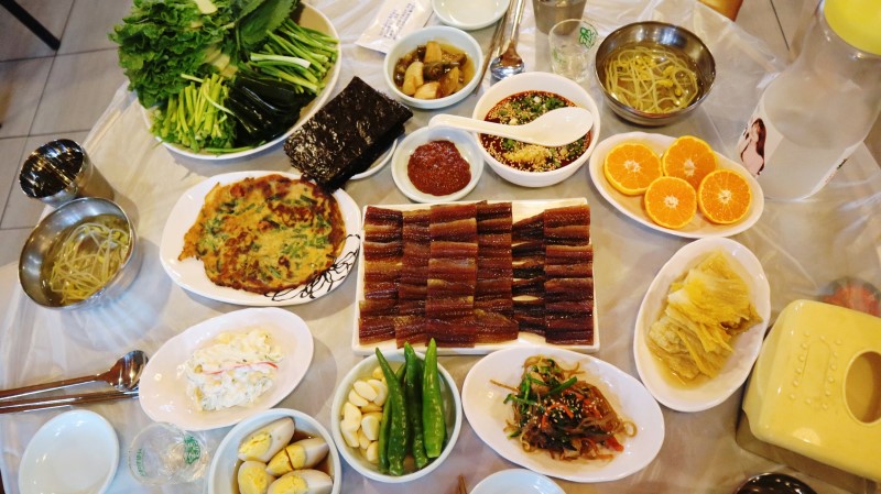 동방오거리과메기와 홍탁