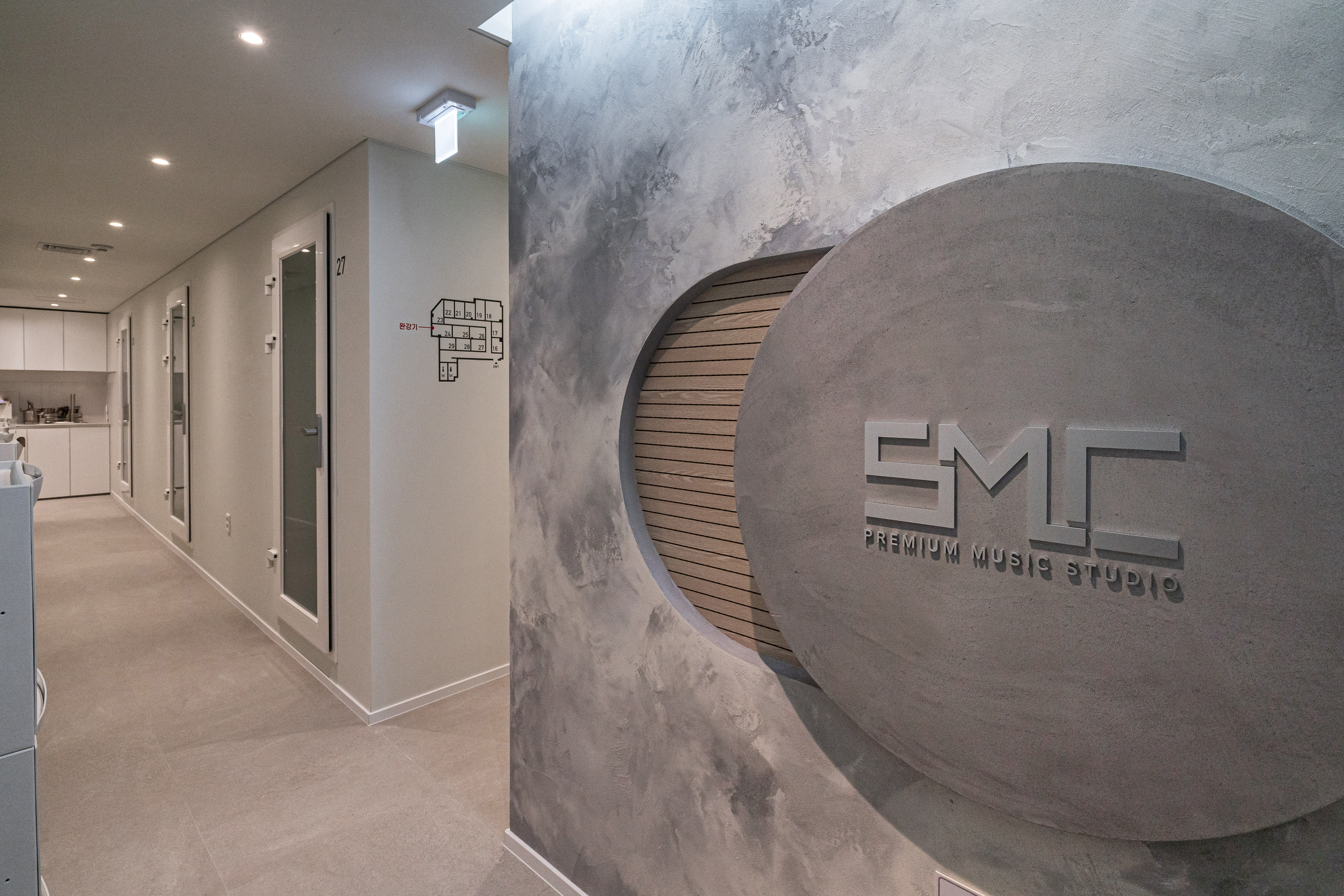 1번째 스튜디오 사진