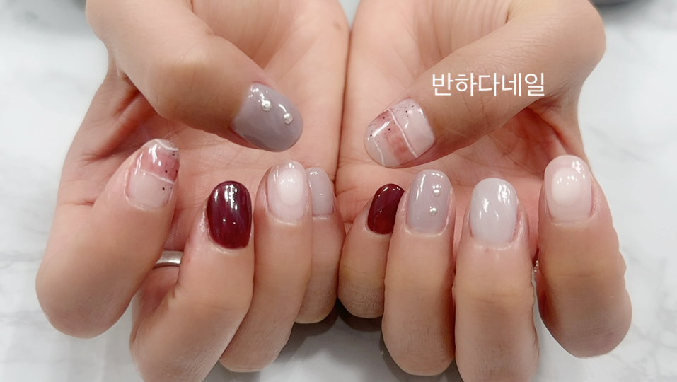 반하다 네일