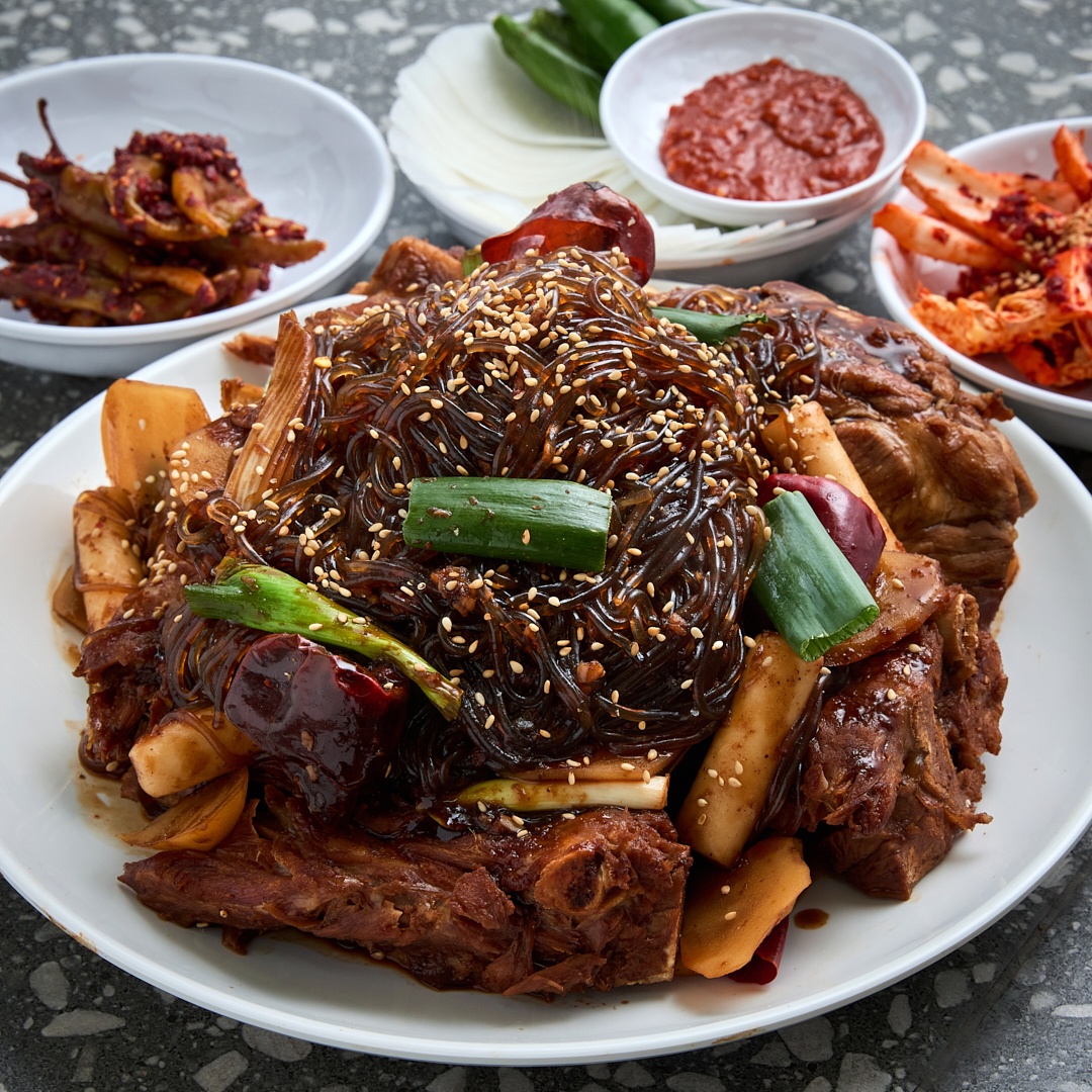 검정뼈찜 중