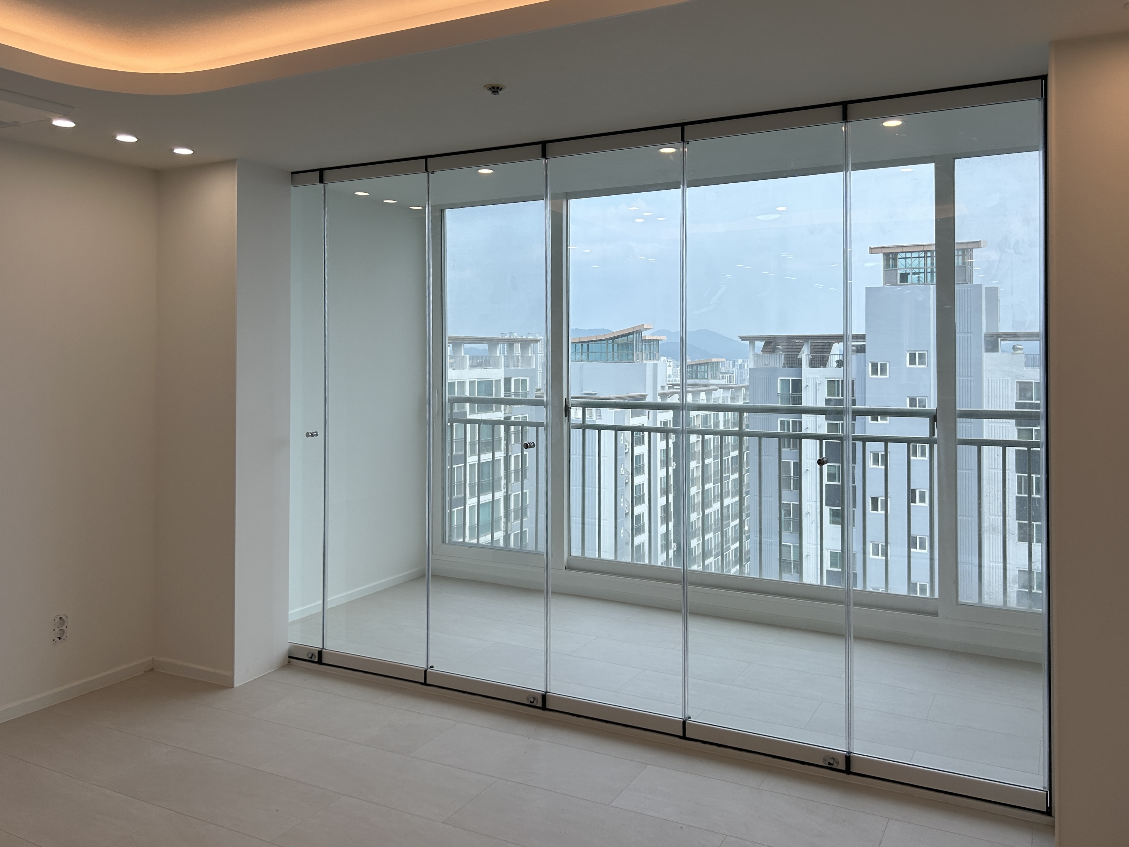 어울림윈도우폴딩도어 대표 이미지