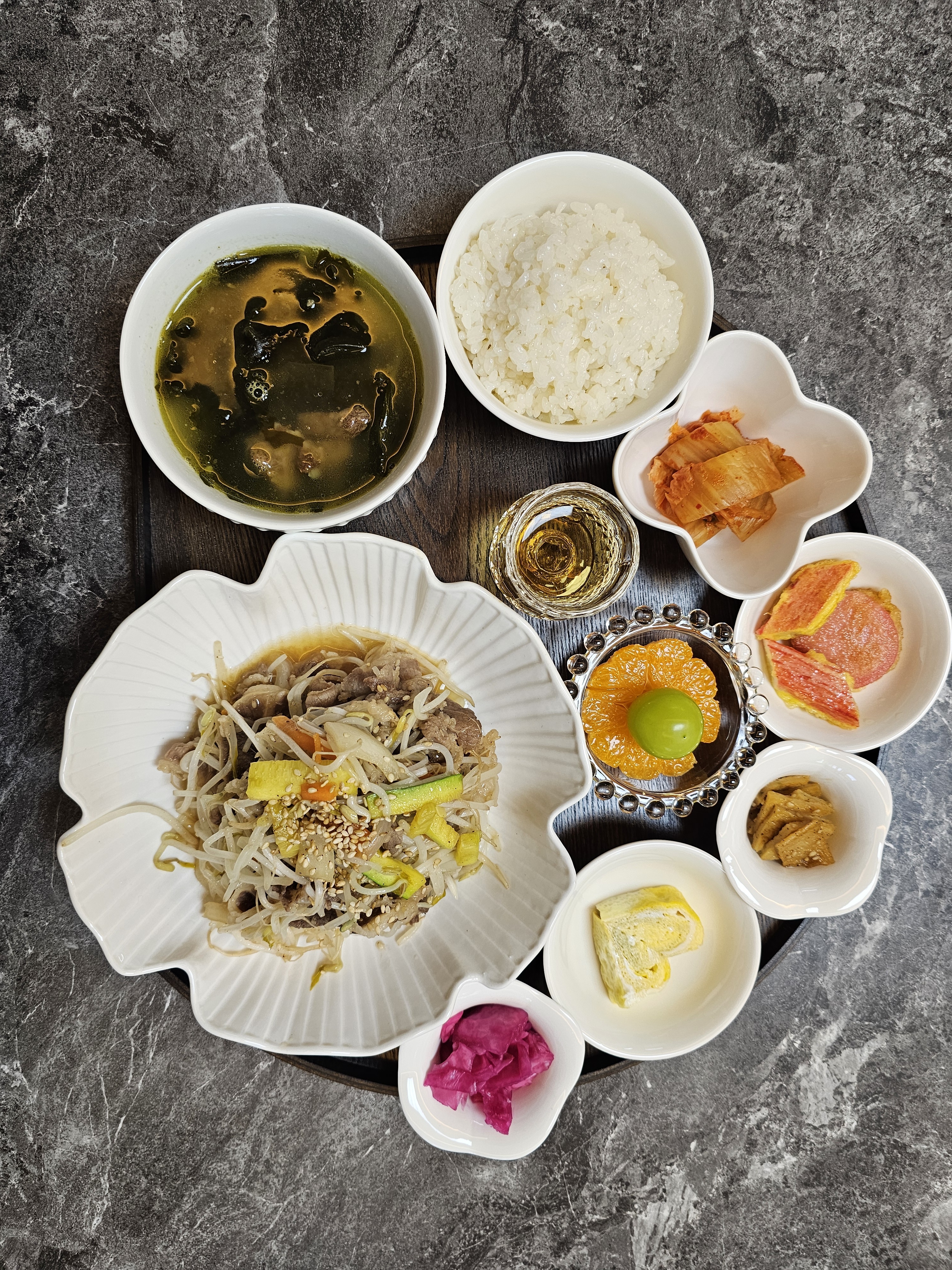 대패삼겹 숙주볶음 정식