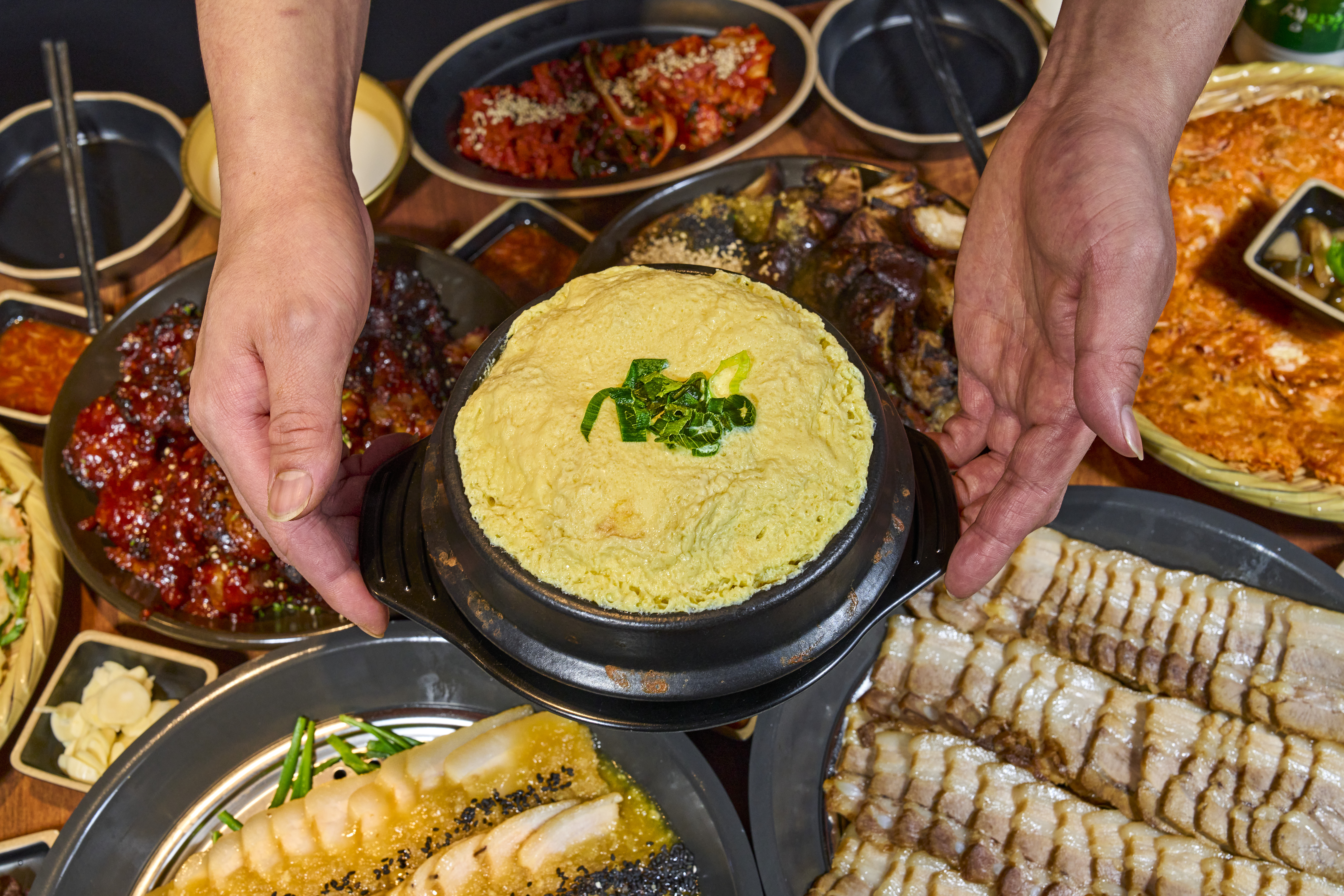 더맛있는족발보쌈 역촌점