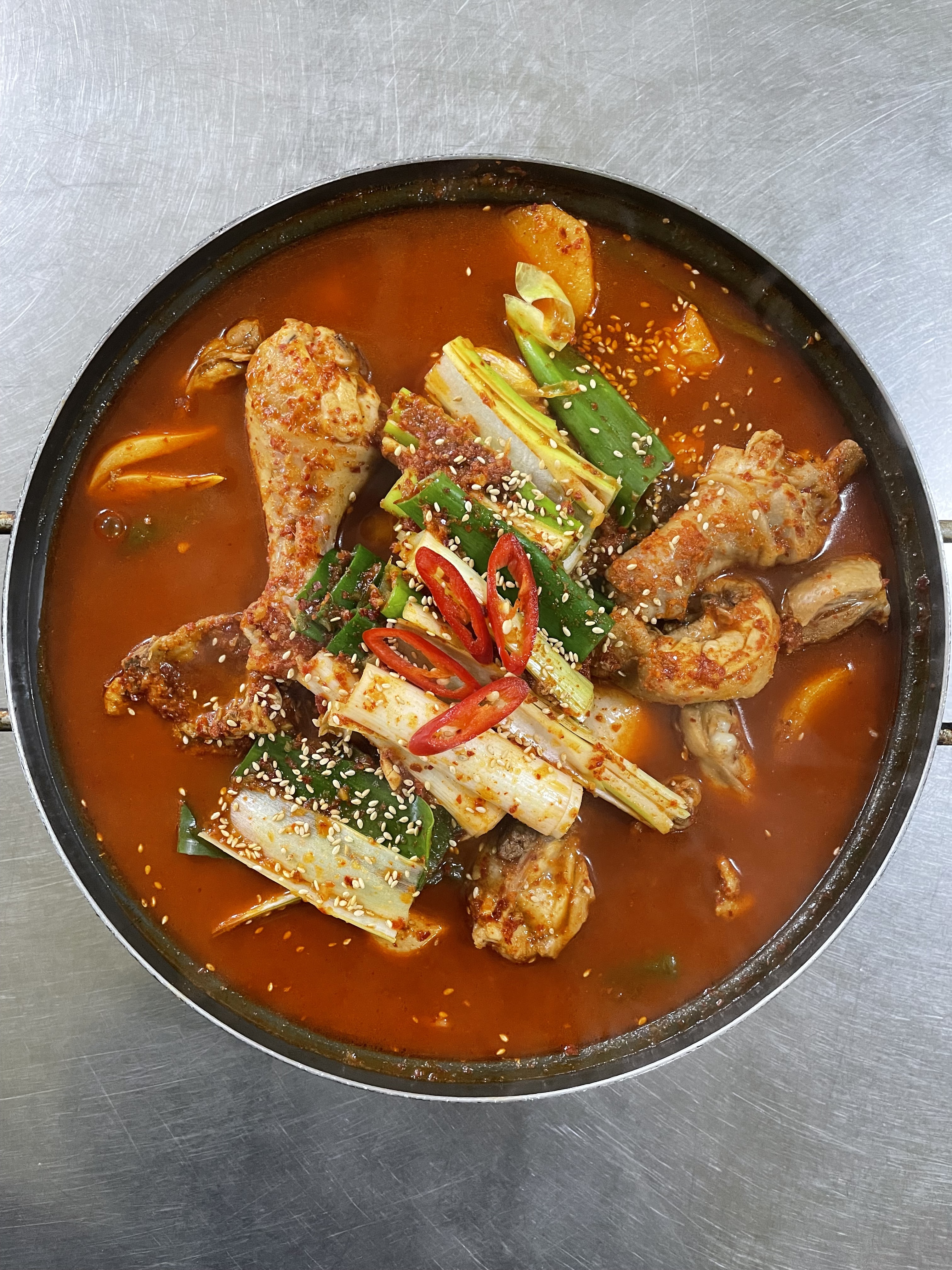 닭매운탕 1마리(4인분)