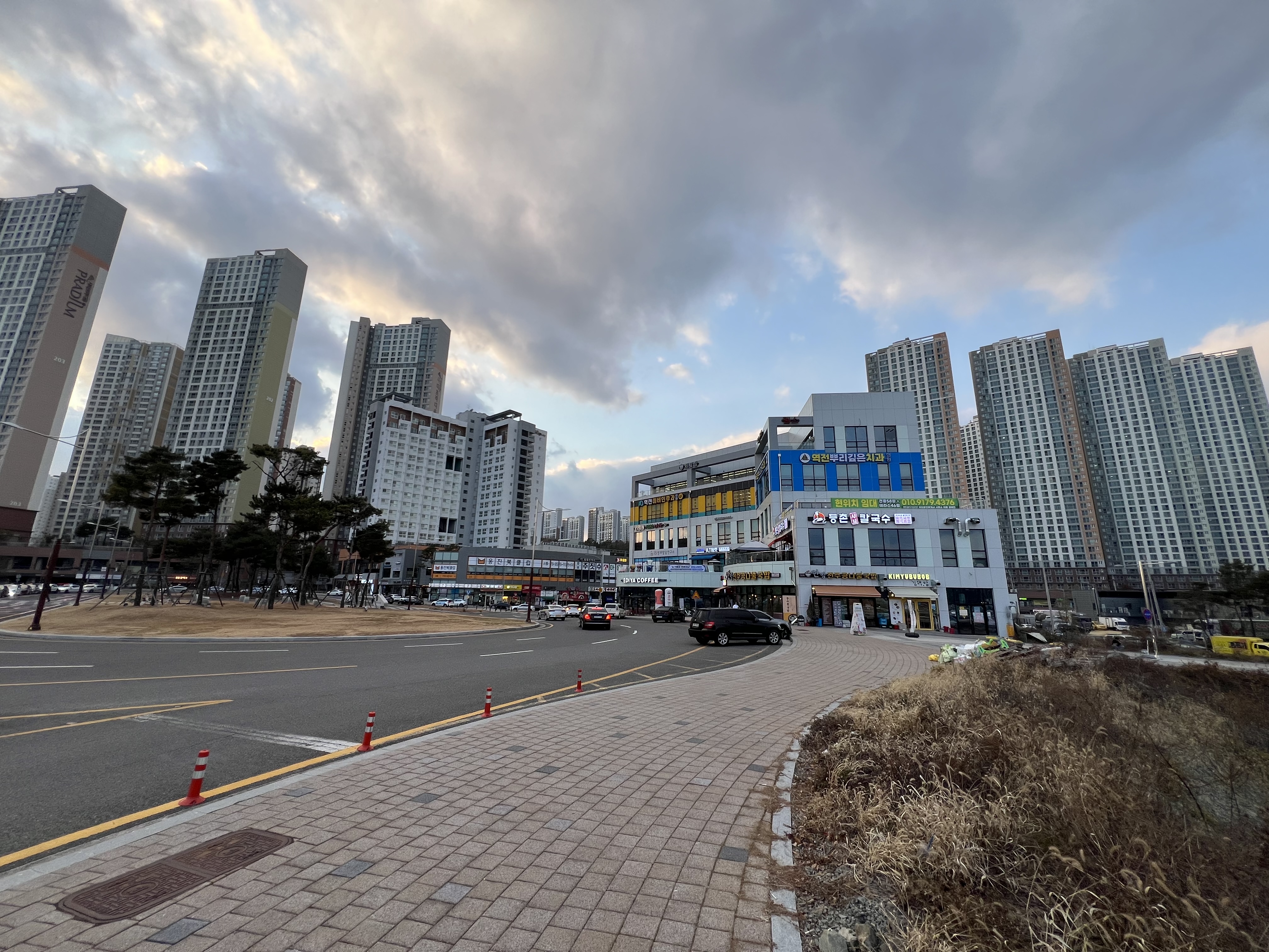 역전뿌리깊은치과의원