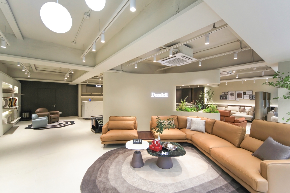 도미실 패브리카 플래그십스토어 대표 이미지