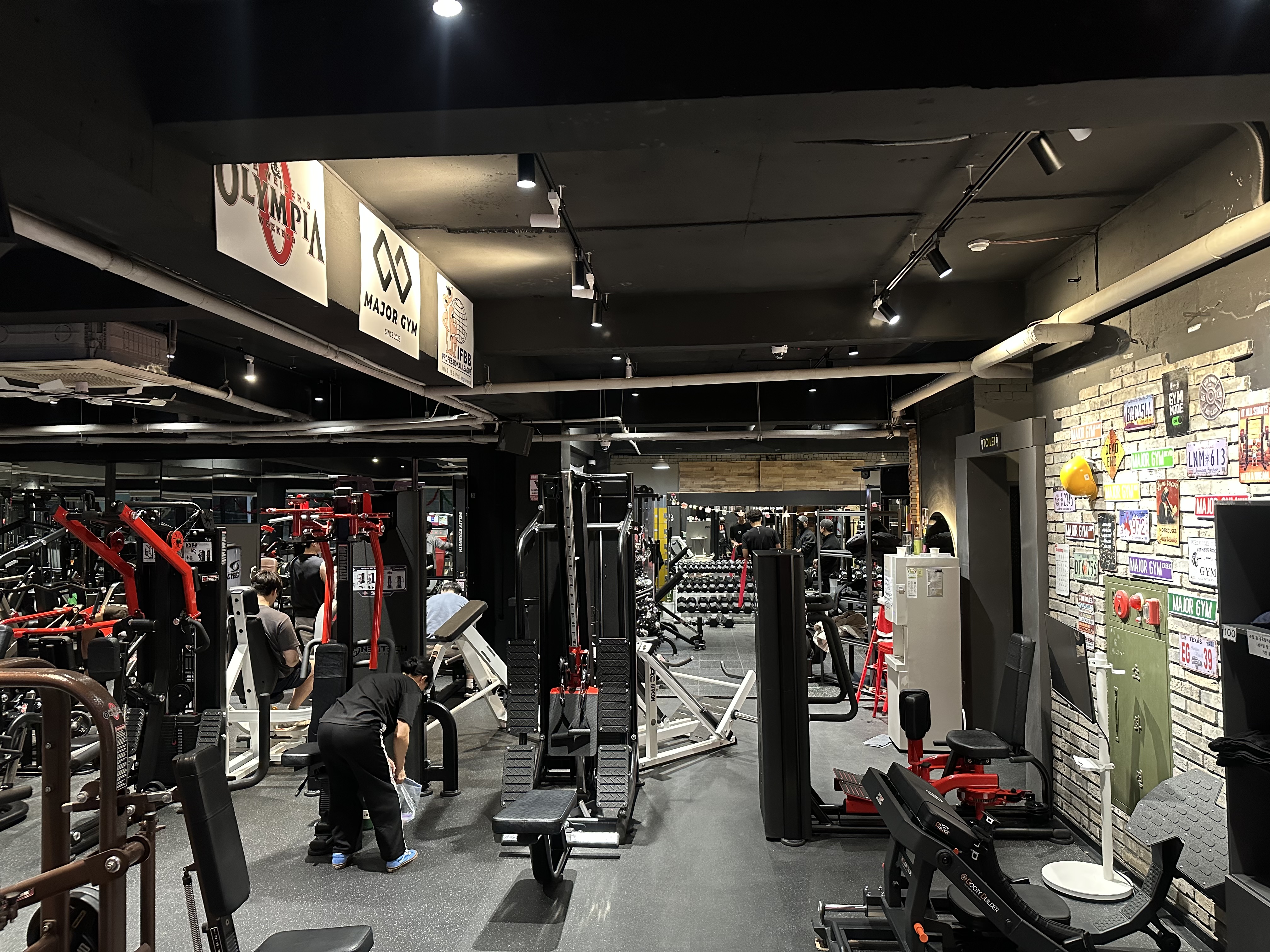 메이저짐 헬스 & PT & 필라테스 만촌점