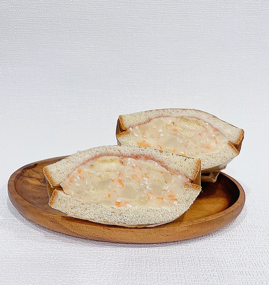 우주 샐러드 샌드위치 cafe