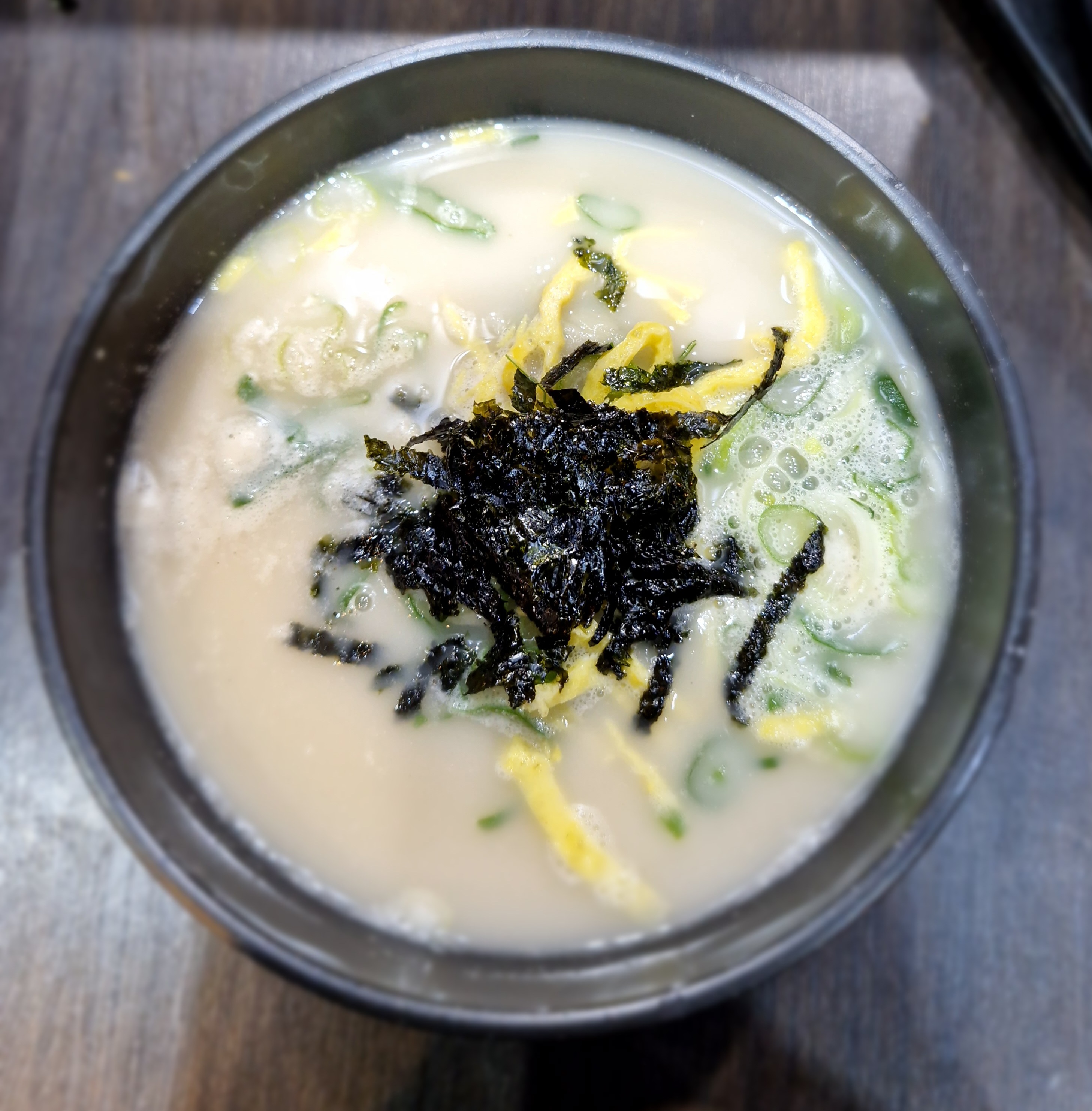 사골떡수제만두국