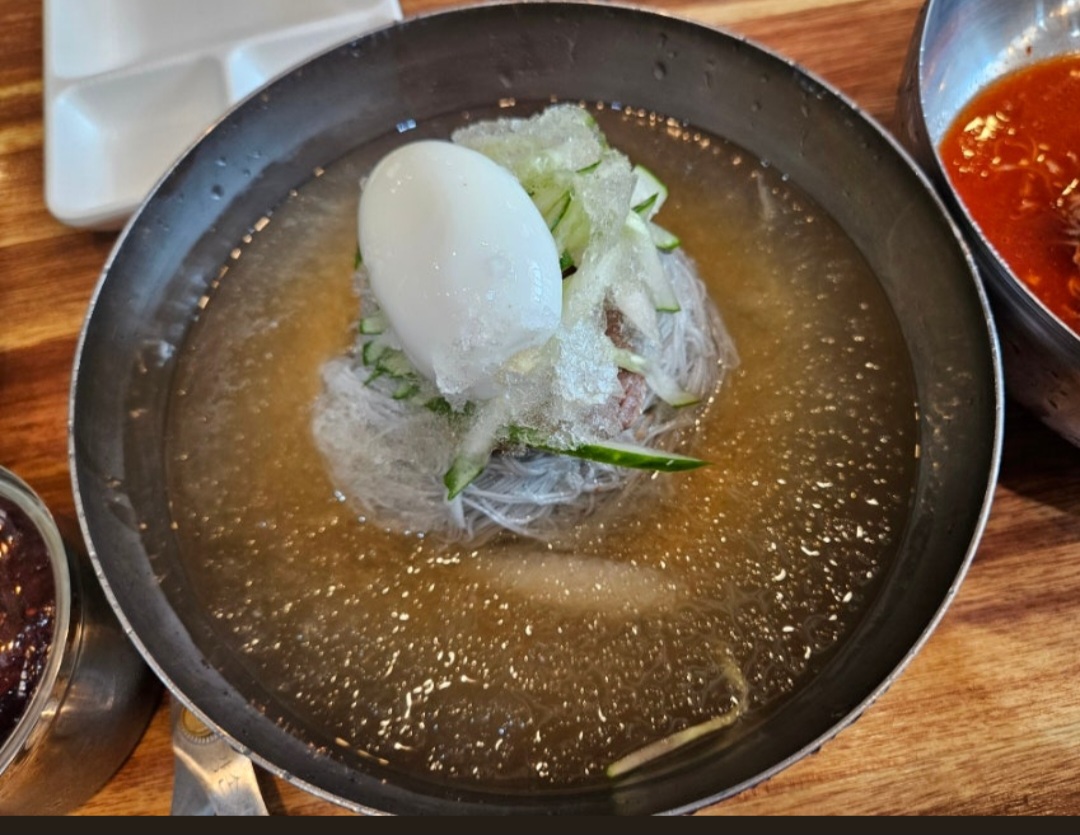 물냉면