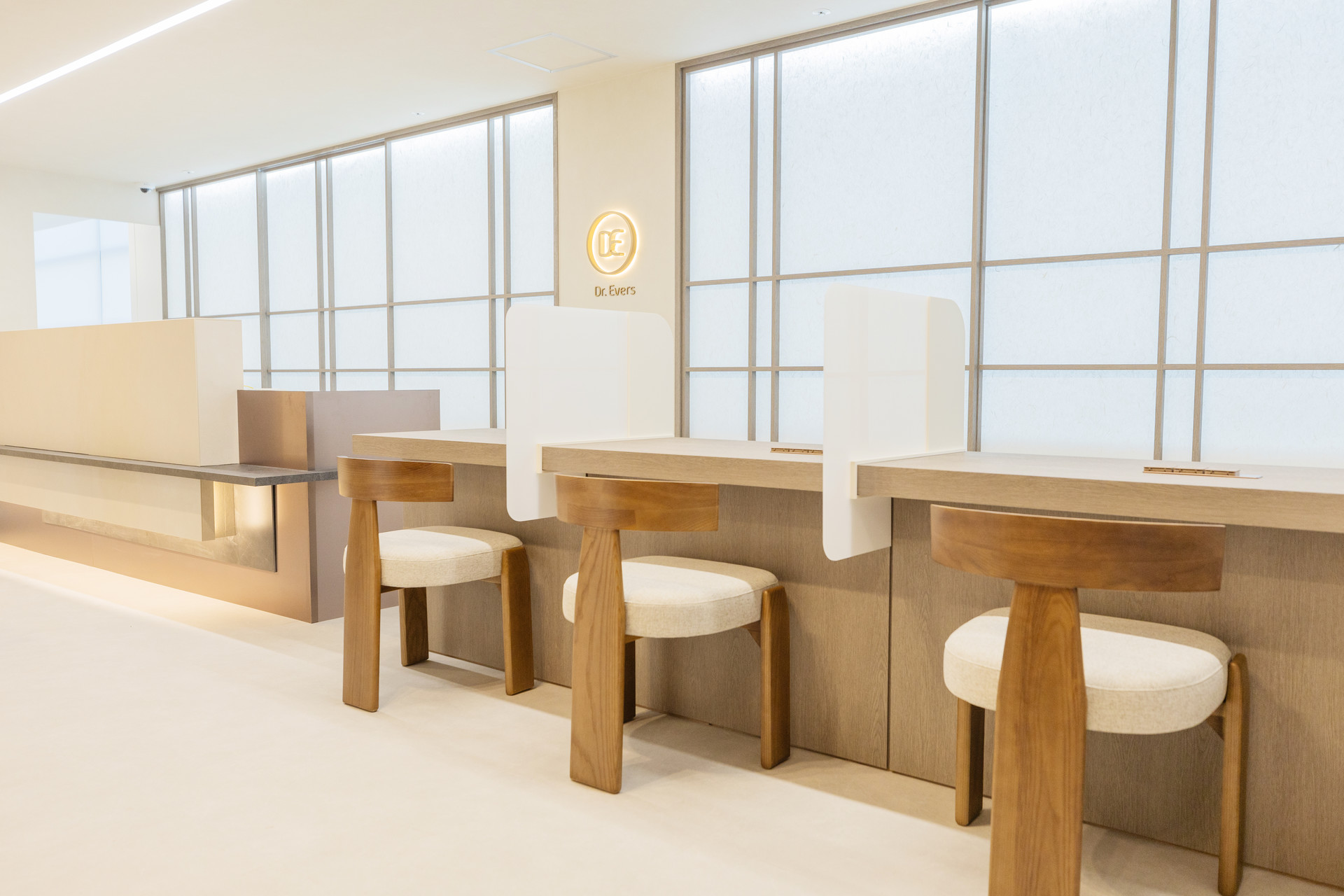 닥터에버스 명동 이미지