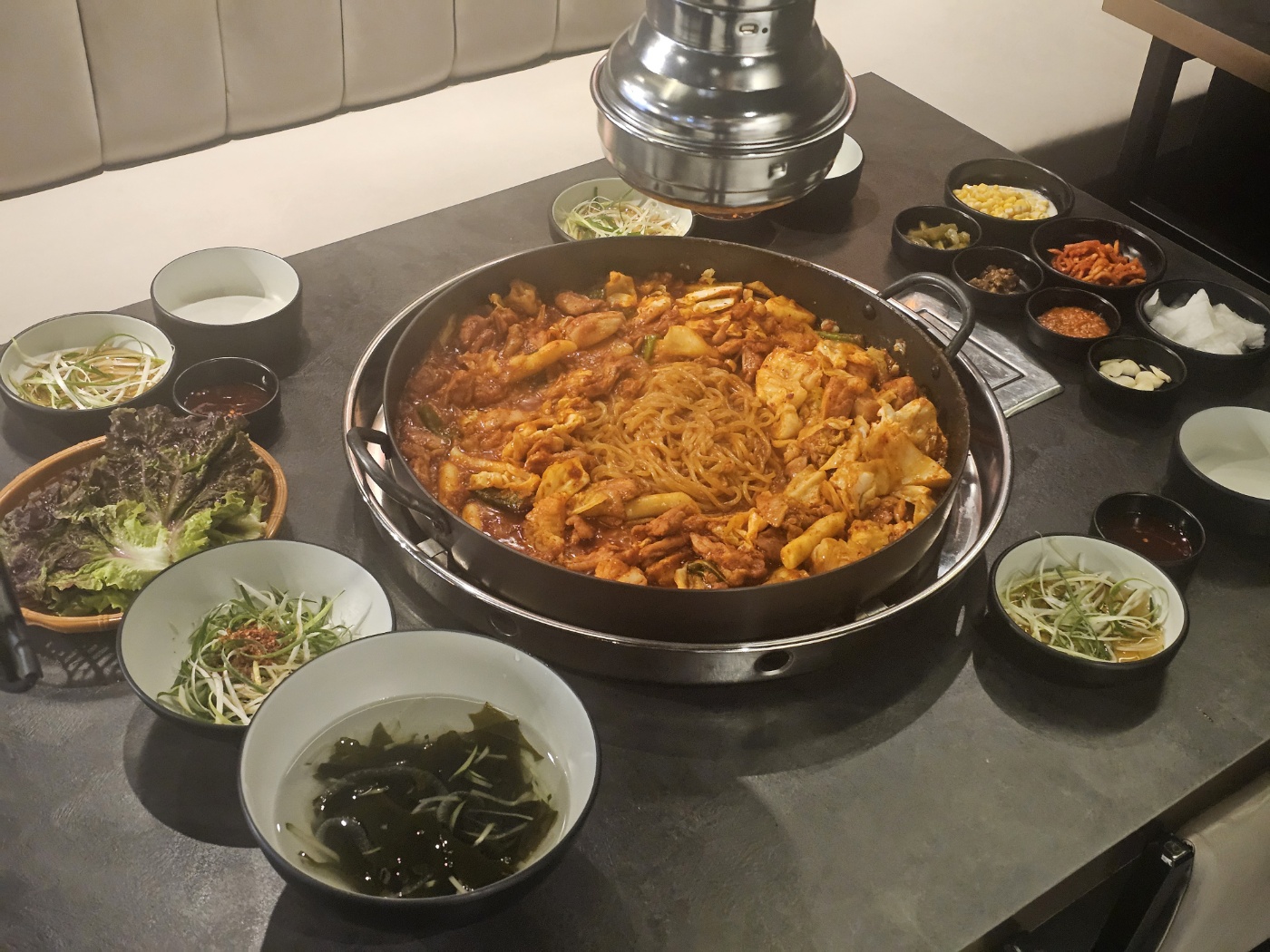 암사골 숯불닭갈비 성신여대점