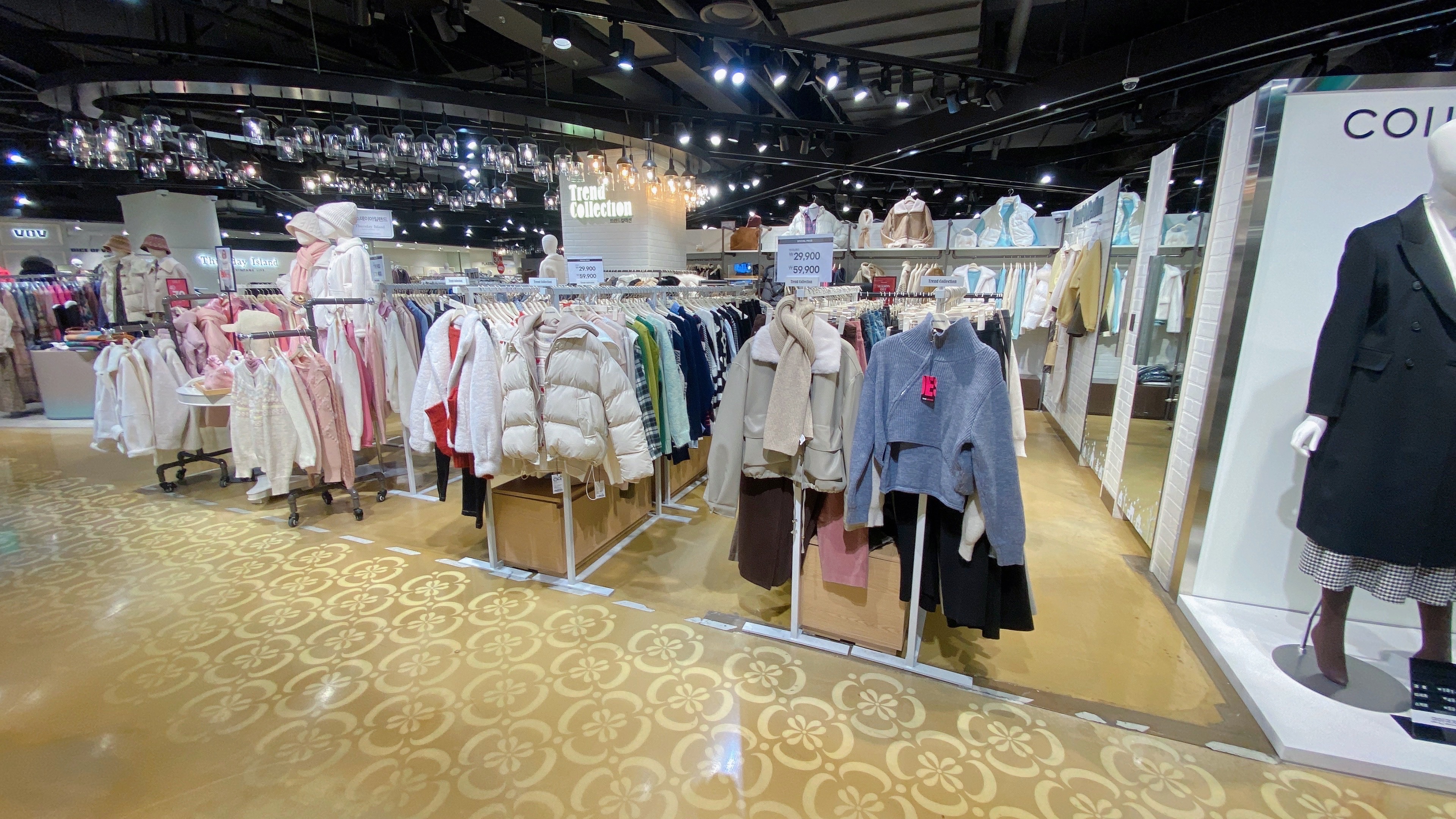 트렌드컬렉션 뉴코아아울렛 강남점