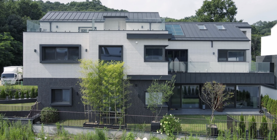 래리 디자인 스튜디오 대표 이미지