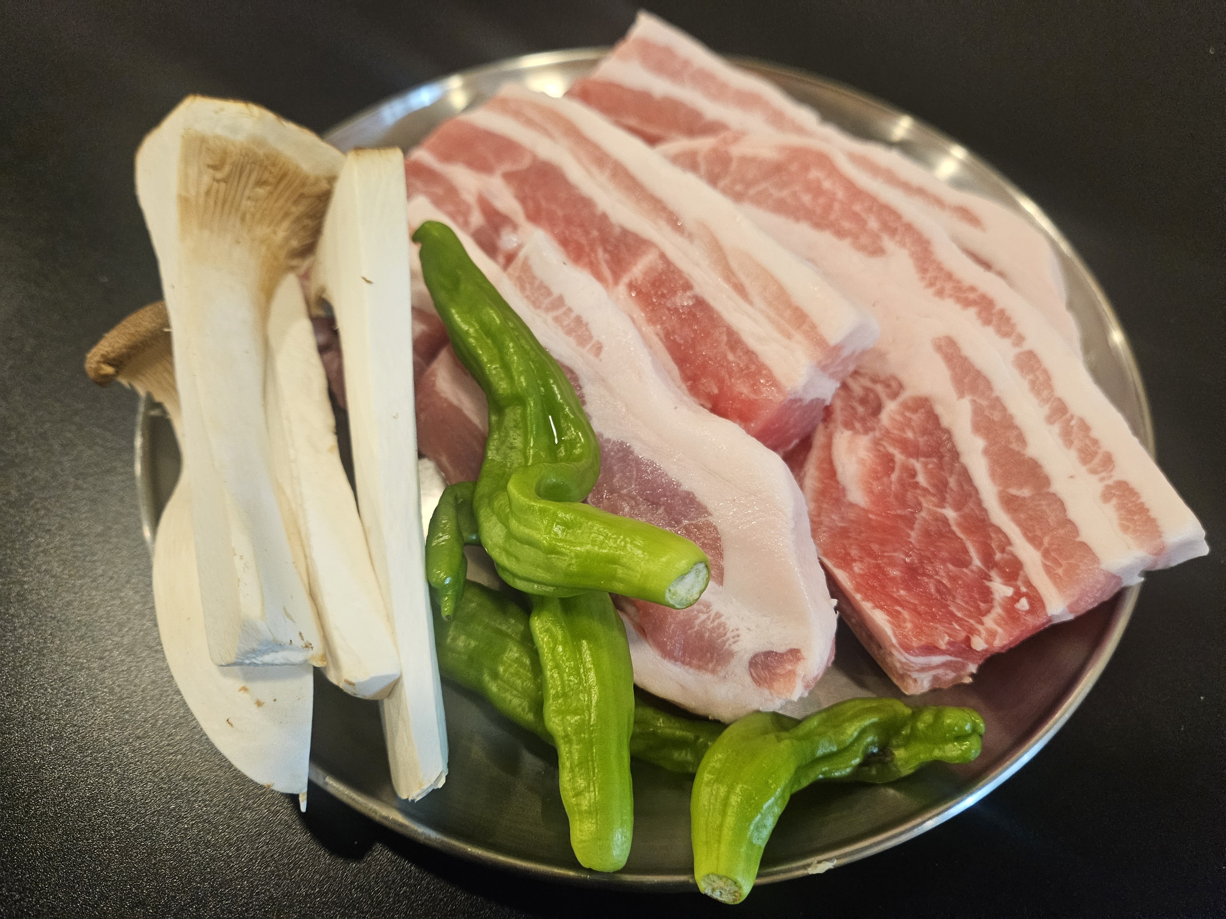 돈뿌리뽈살