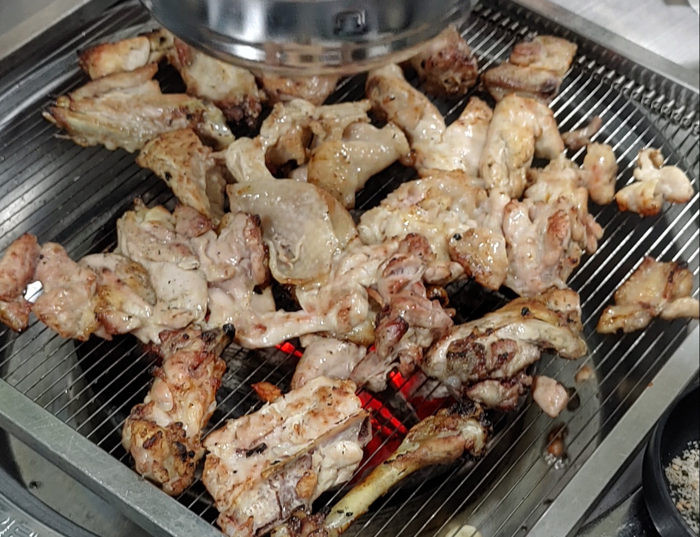 참숯불에꾸운닭꿈장어 본점