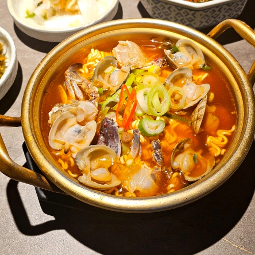 봉쥬르닭갈비