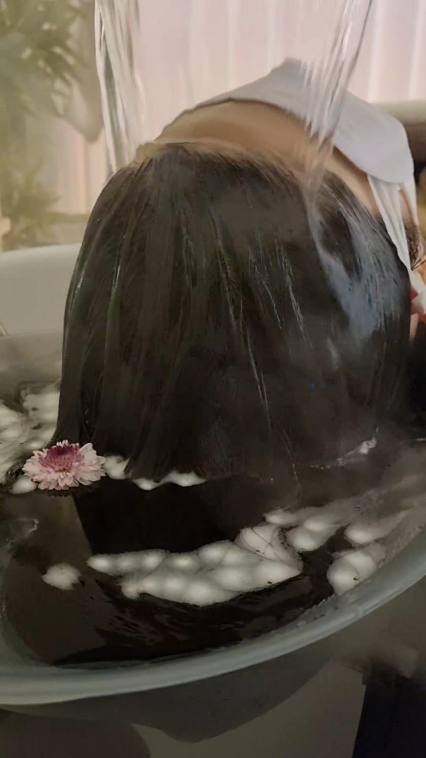 Hedeuseupa Jini Cheongdambonjeom (헤드스파 지니 청담본점)