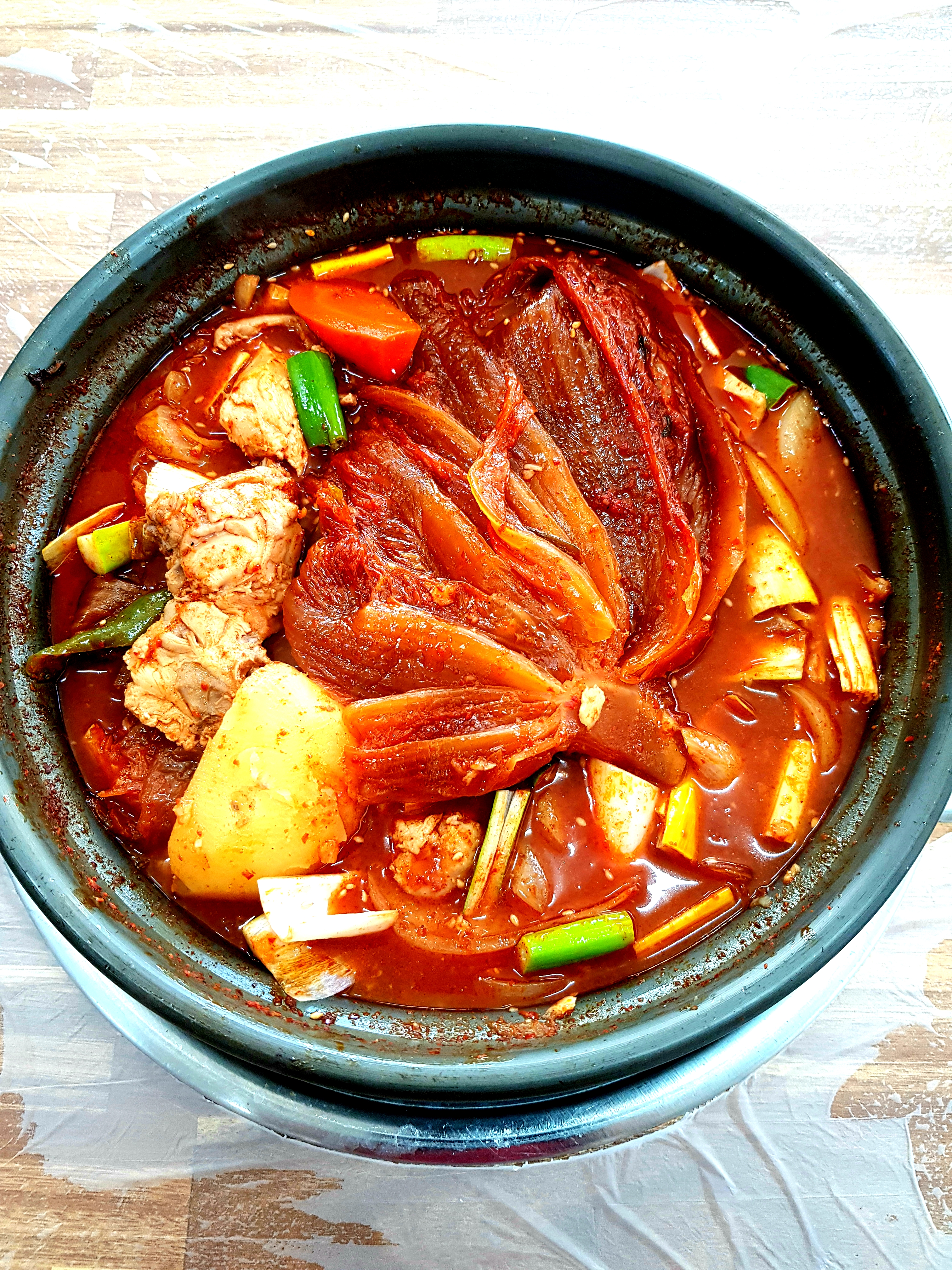 황칠닭한마리칼국수