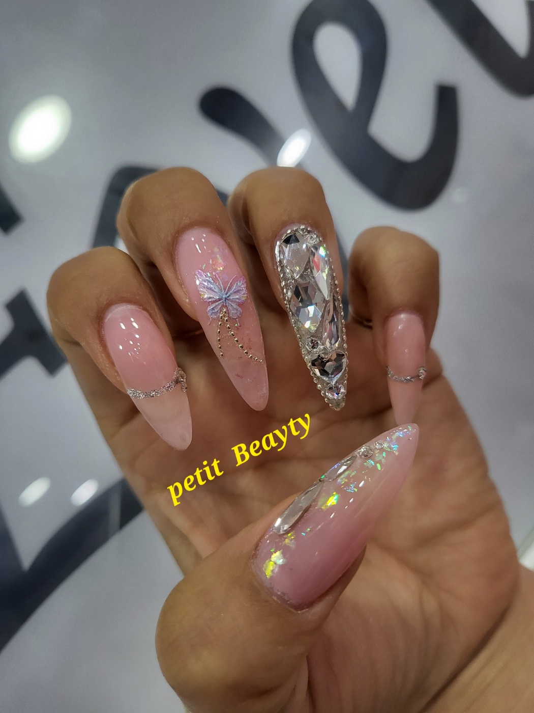 쁘띠속눈썹 대표 이미지