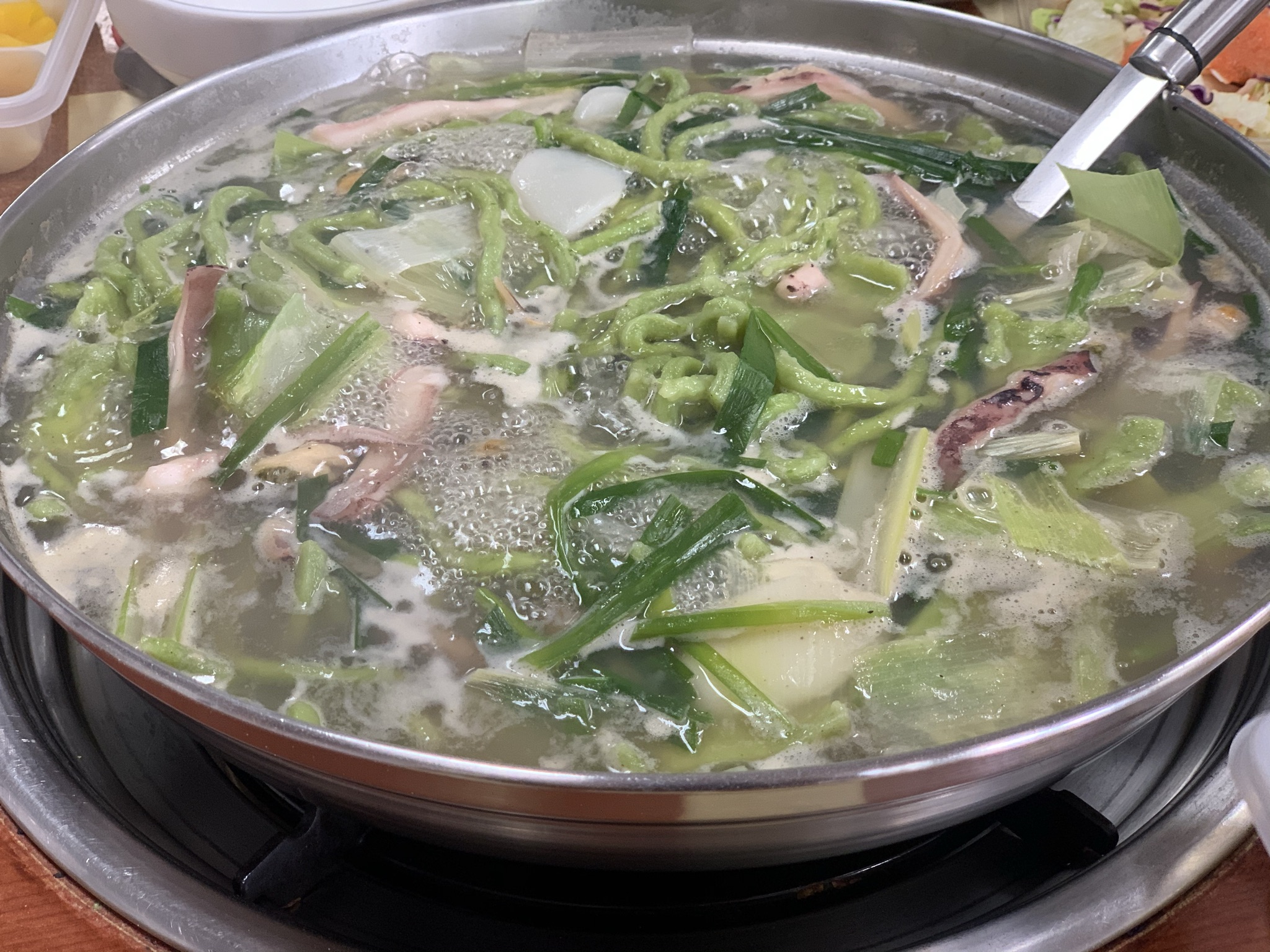 고향홍굴부추손칼국수