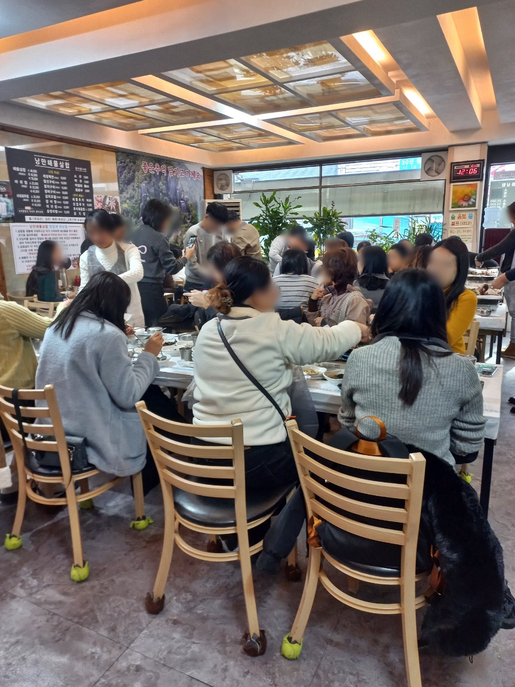 낭만해물삼합 여수본점 내부 또는 관련 모습