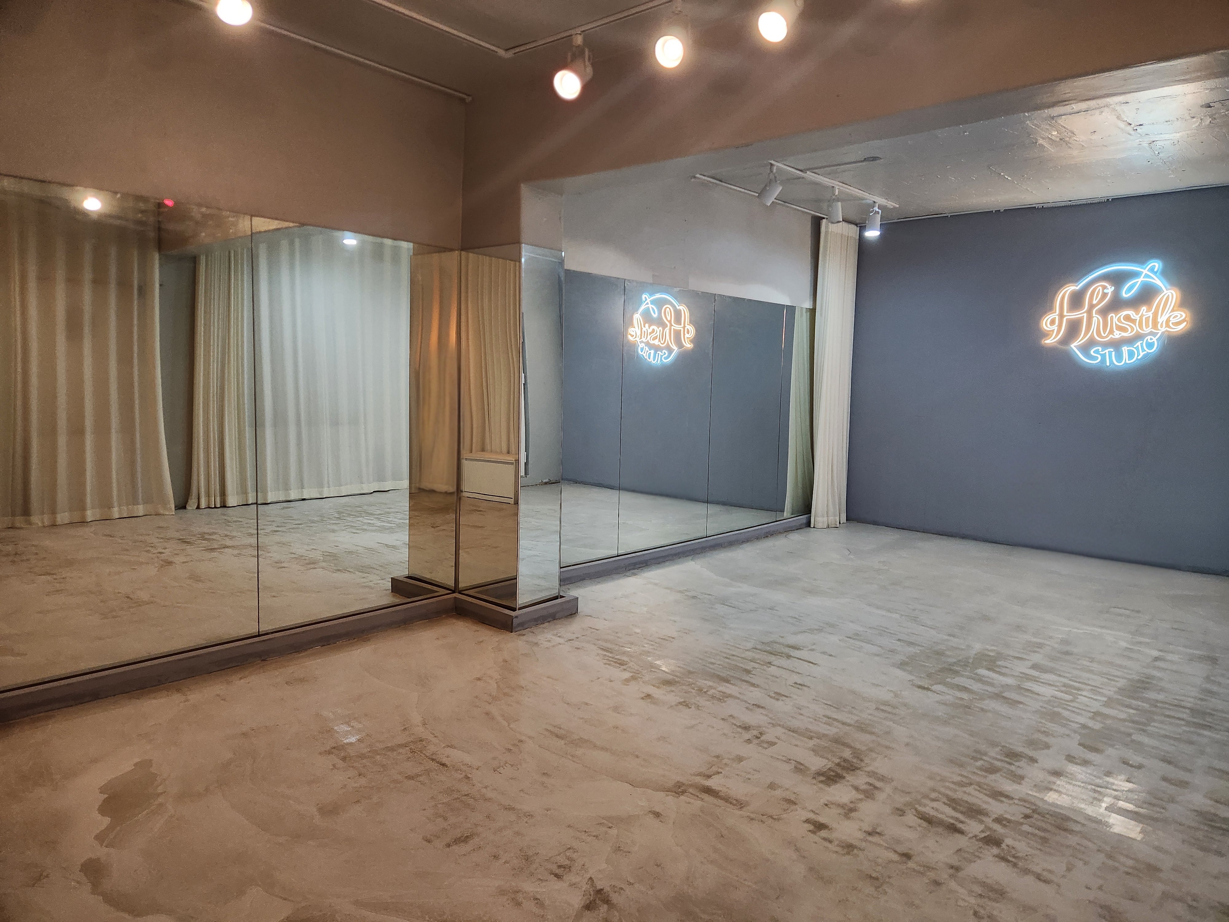 1번째 스튜디오 사진