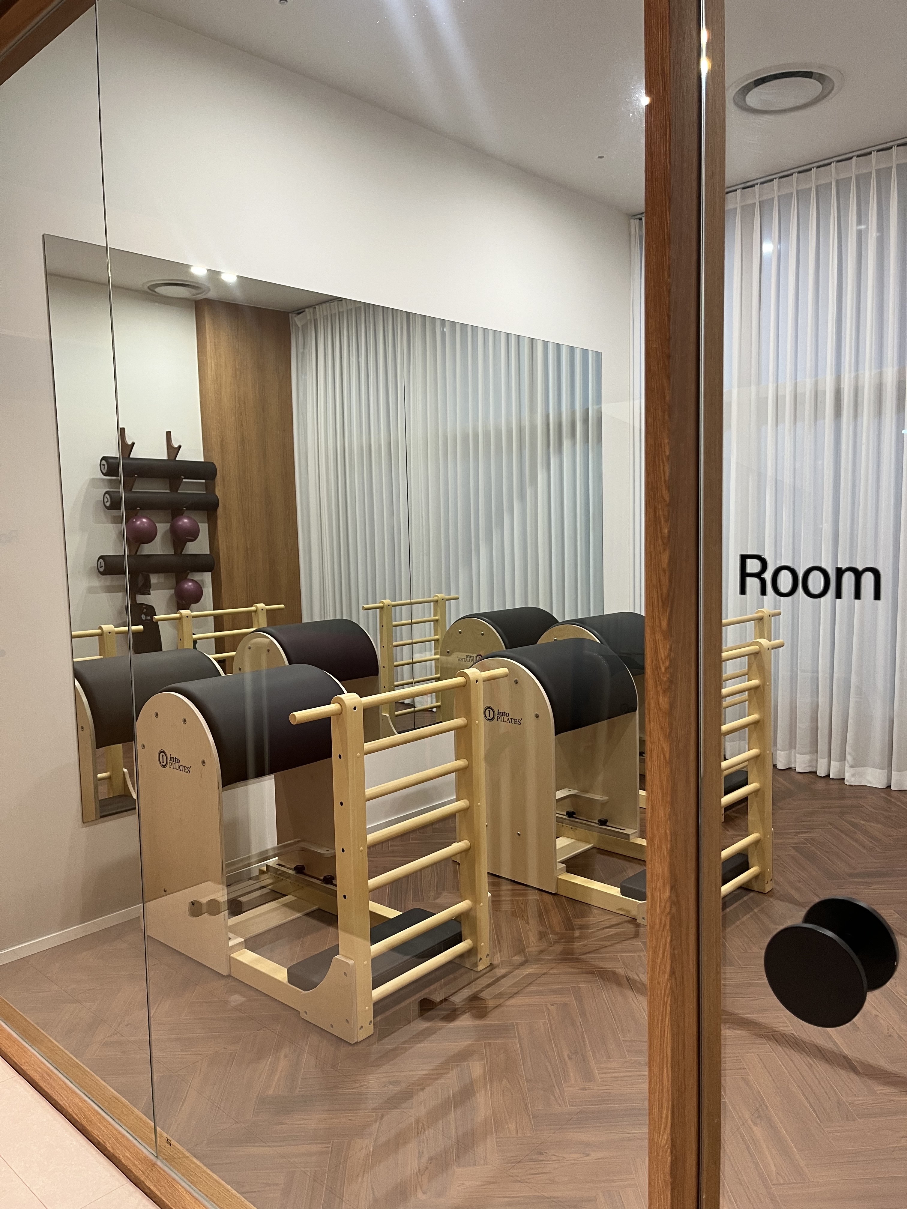 필라테스 스튜디오 내부 또는 관련 모습