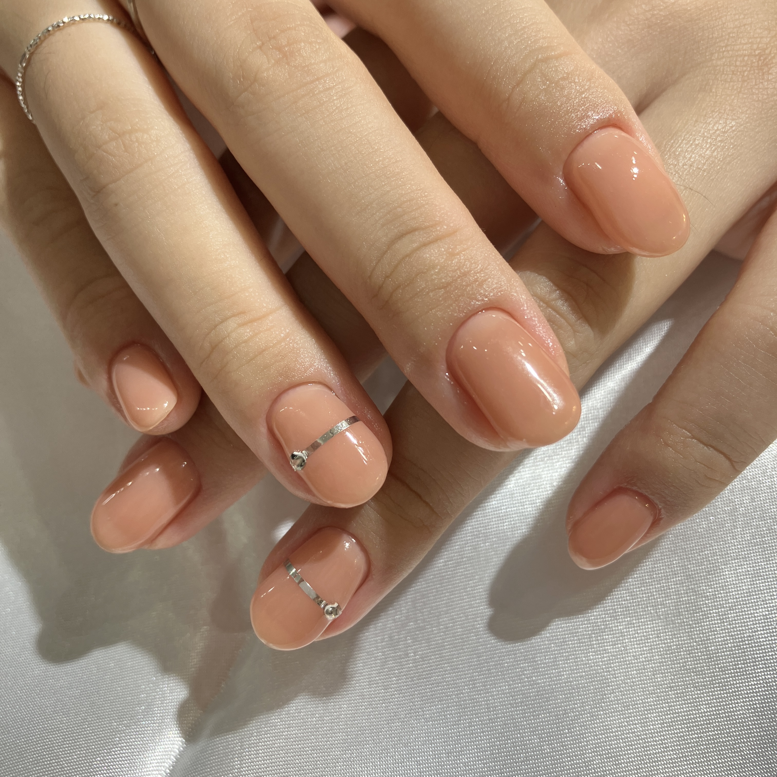 리,네일