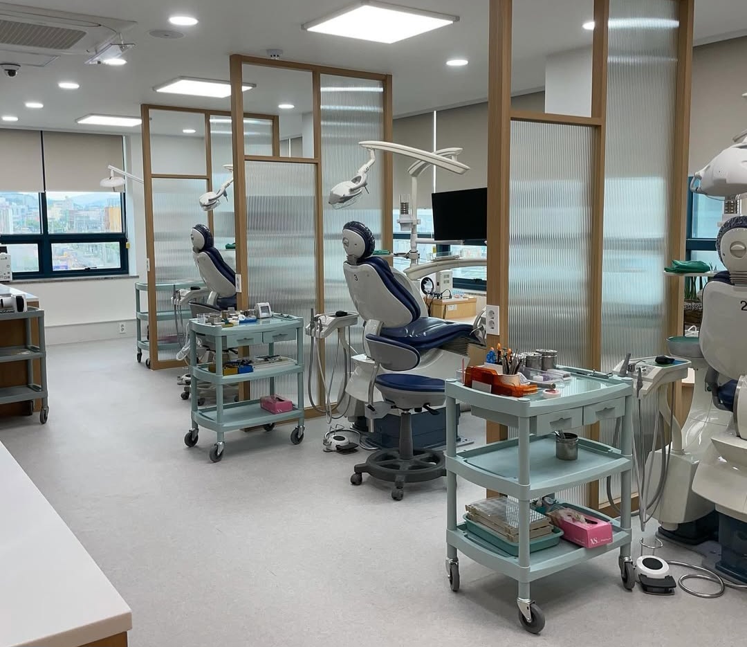 코스모스치과의원 대표 이미지