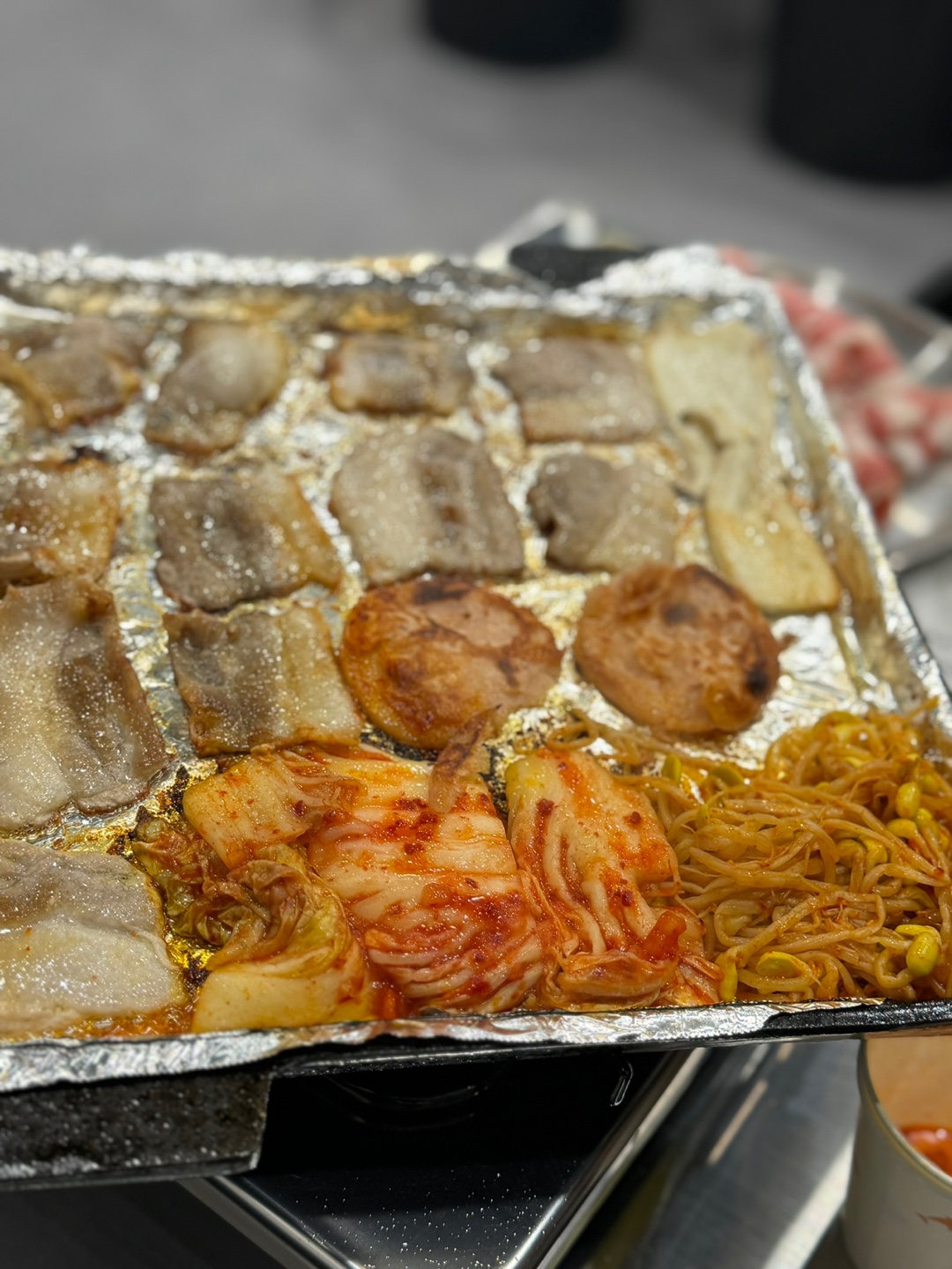 삼겹포차 내부 또는 관련 모습