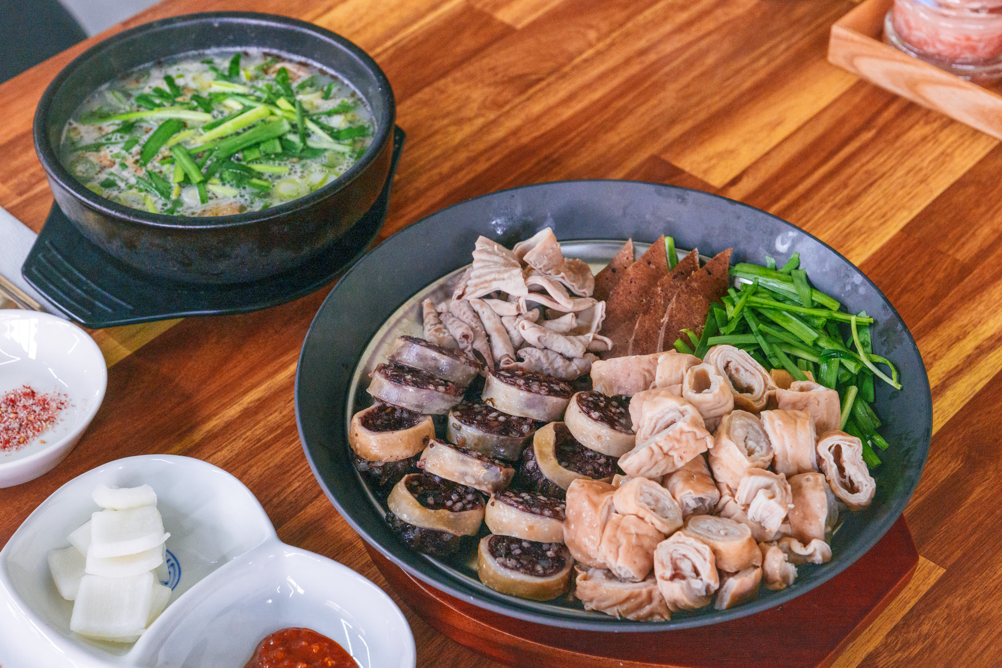 주라기 가마솥순대국 앤 창도름국밥