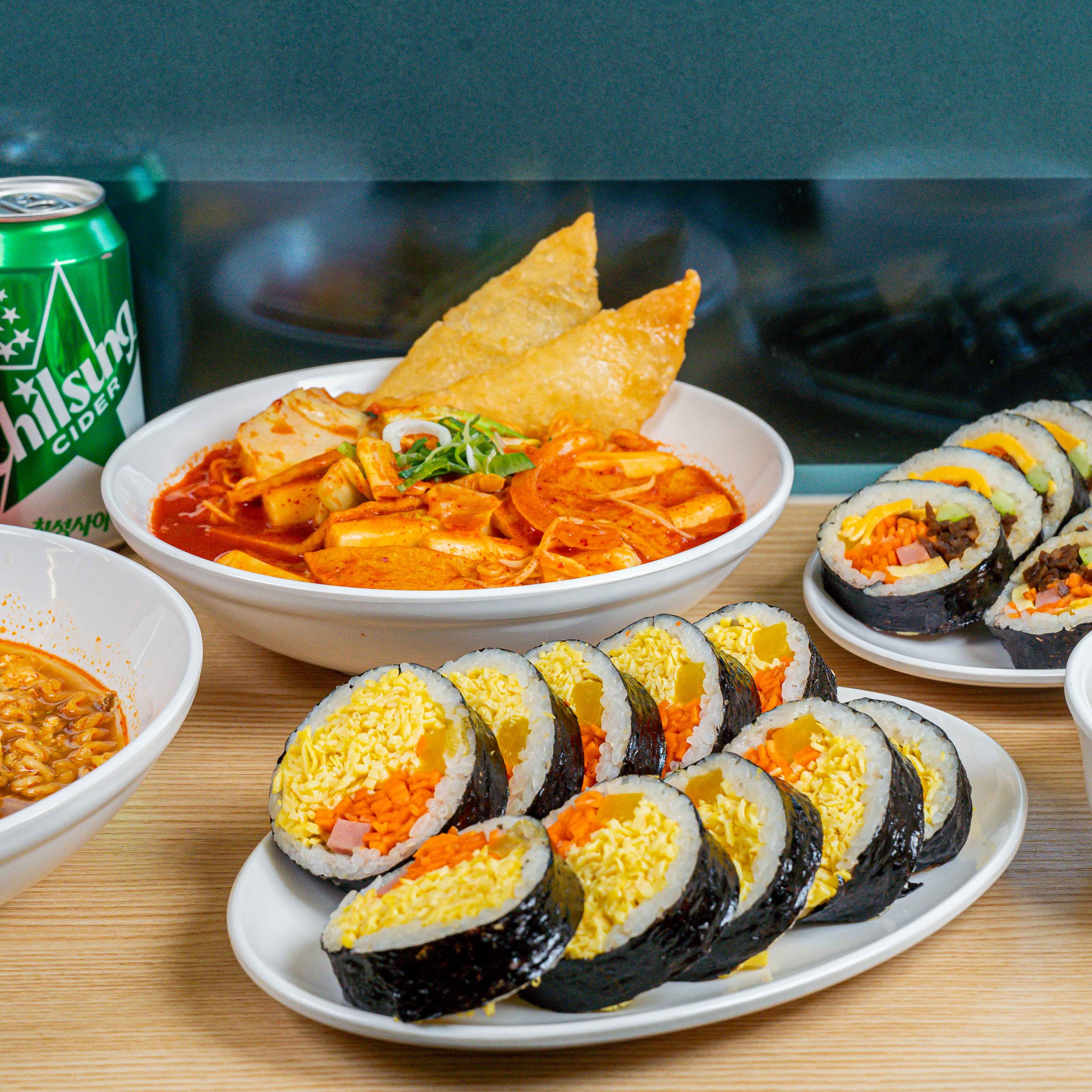 정김밥 내부 또는 관련 모습