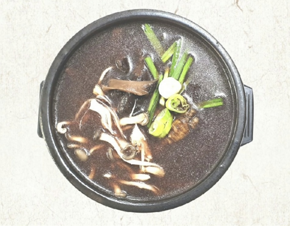 앞산골약초능이백숙