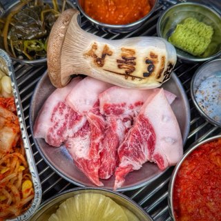 상록회관 연탄구이 풍무점 내부 또는 관련 모습