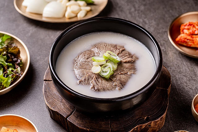 설렁탕 (Seolleongtang)