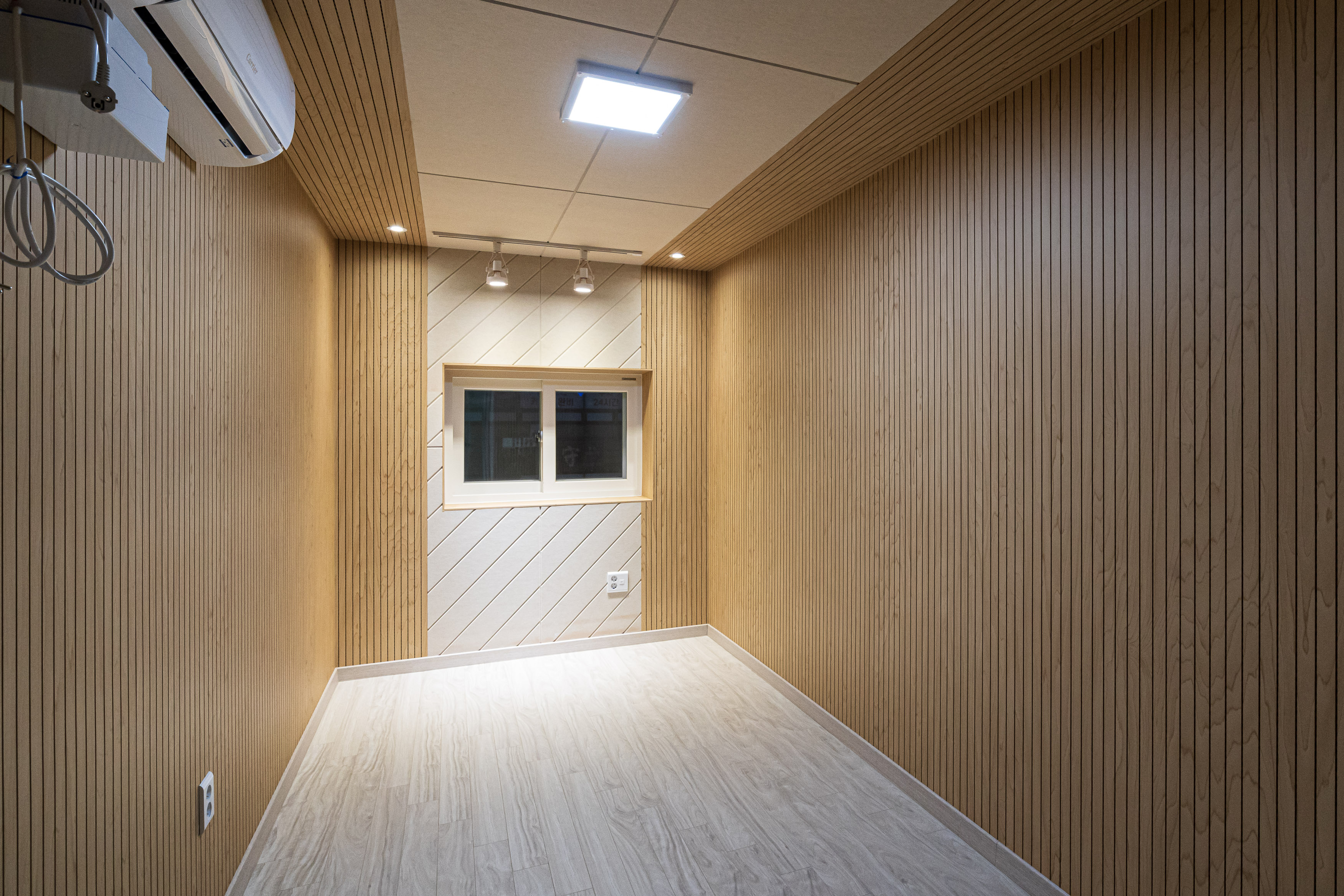 1번째 스튜디오 사진