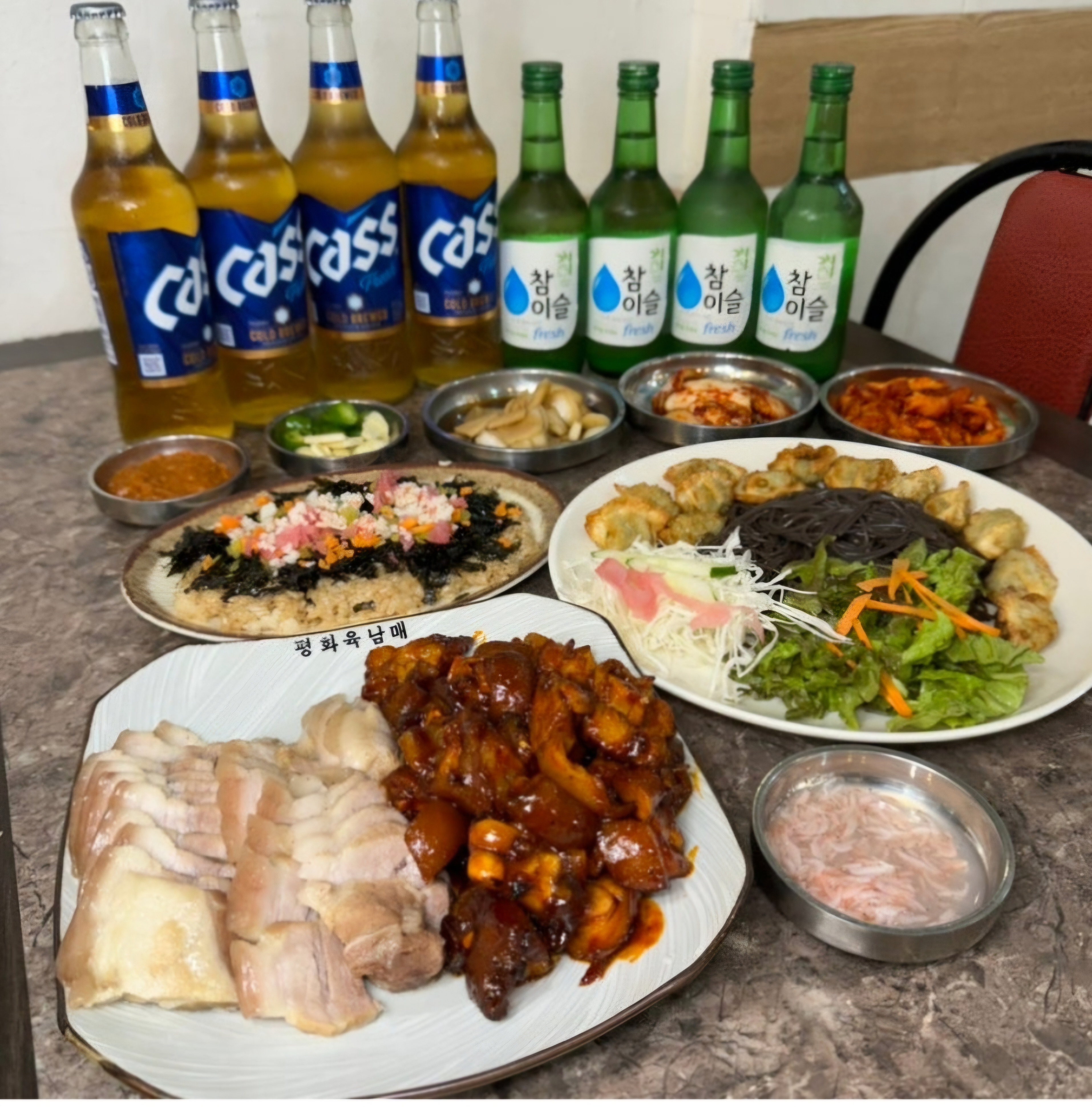 평화육남매왕족발 와룡점