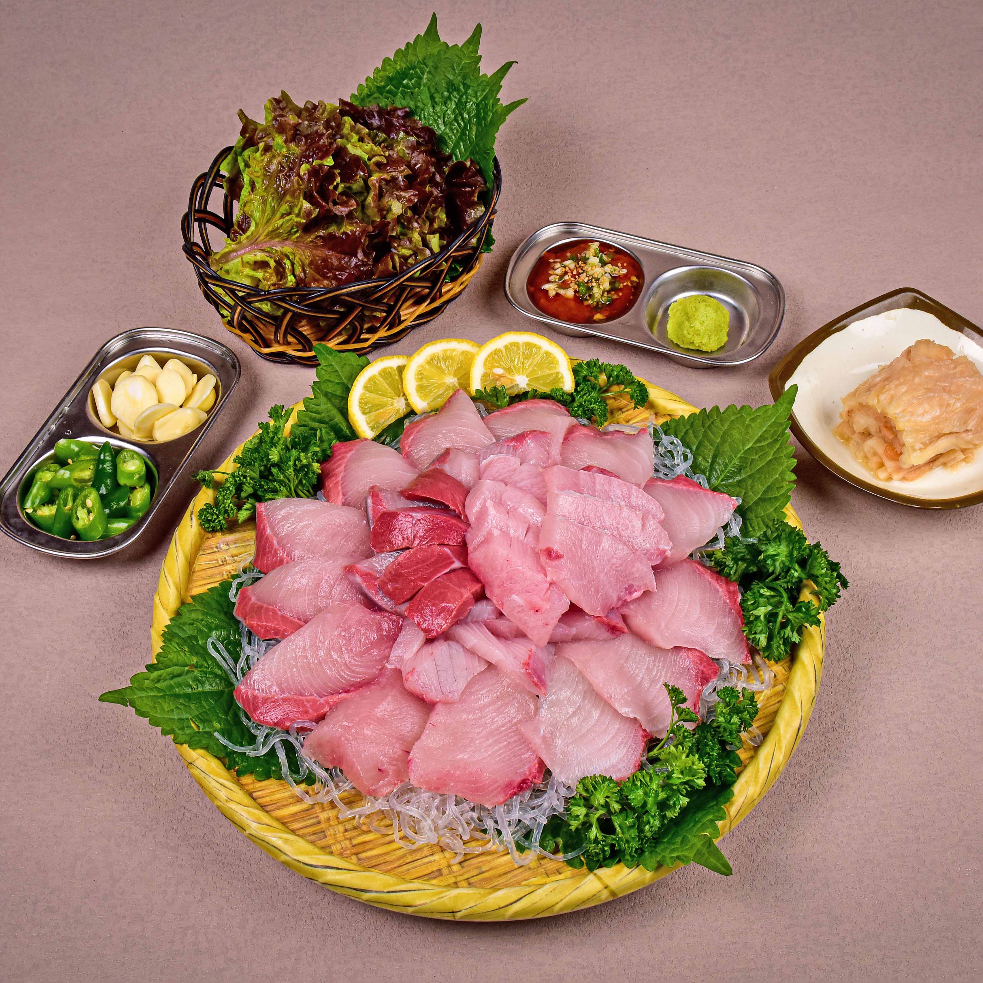 대방어회 (2월 제철)