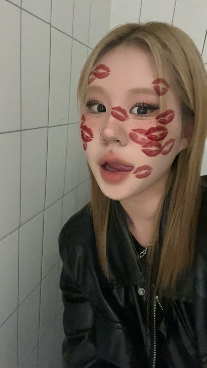 살롱 드 와이케이 Salon de YK