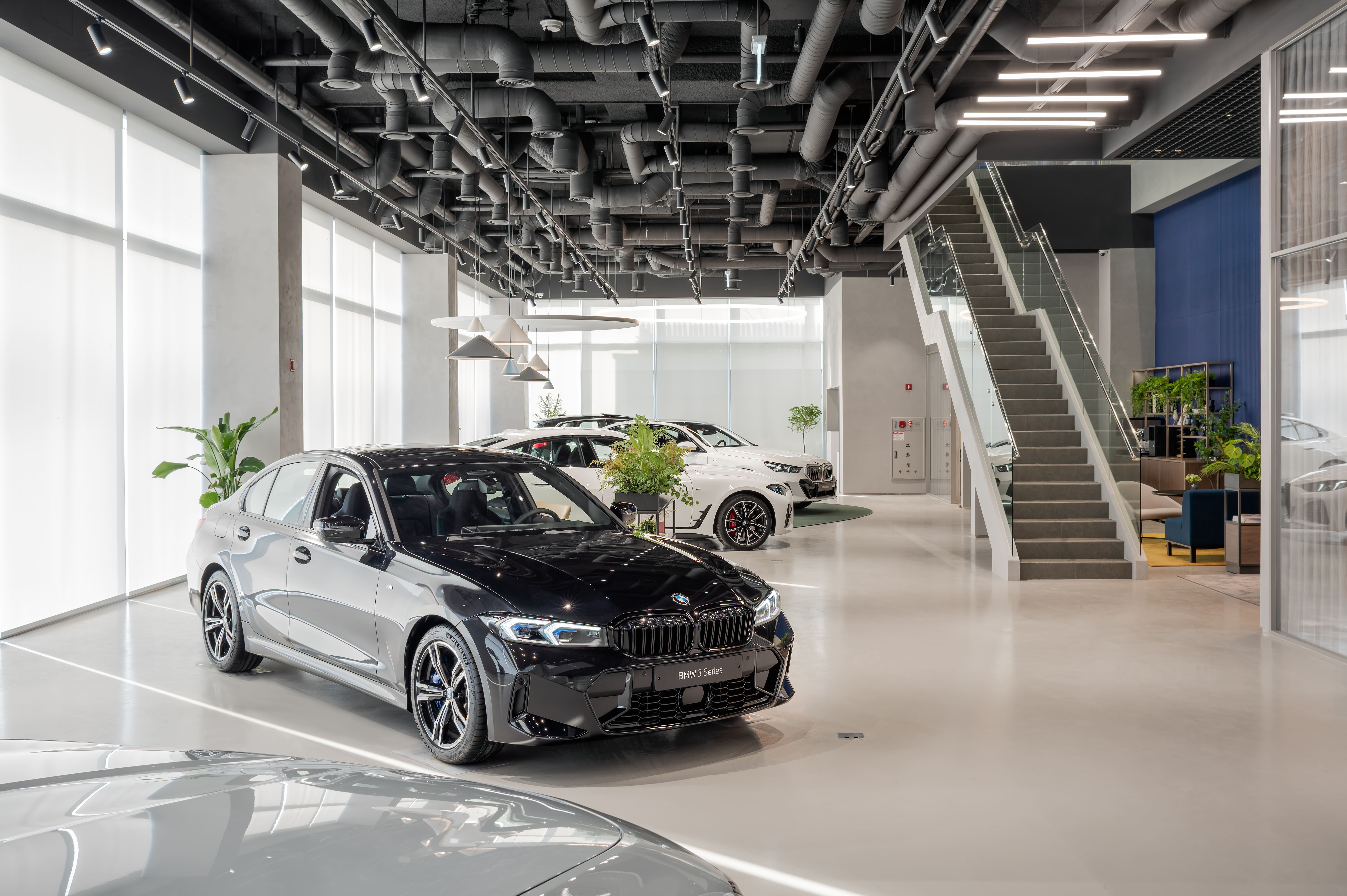 바바리안모터스 BMW 인천전시장 대표 이미지
