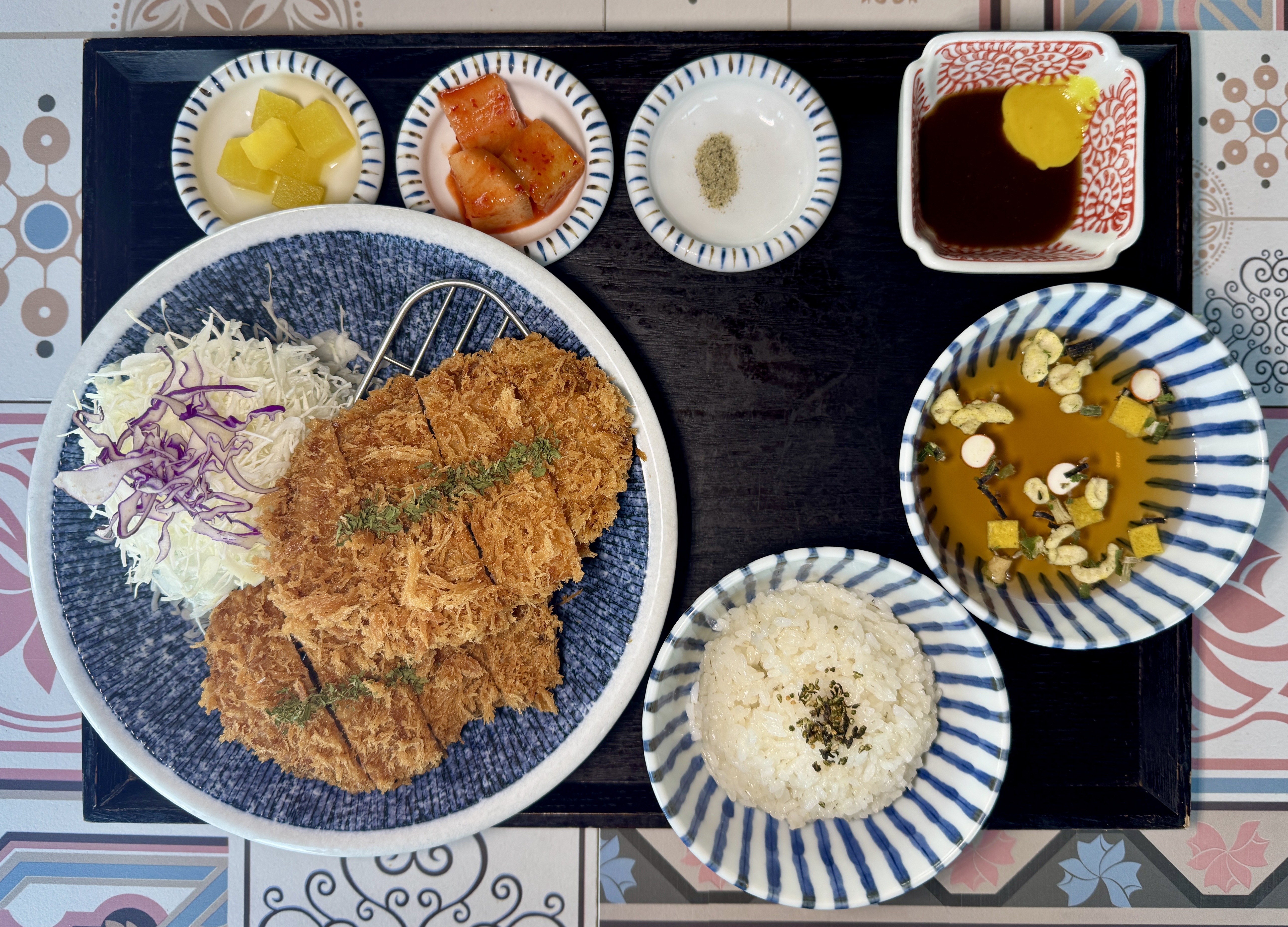 임사부국밥 냉면장인임사부 바삭 제주 흑돼지 돈가스