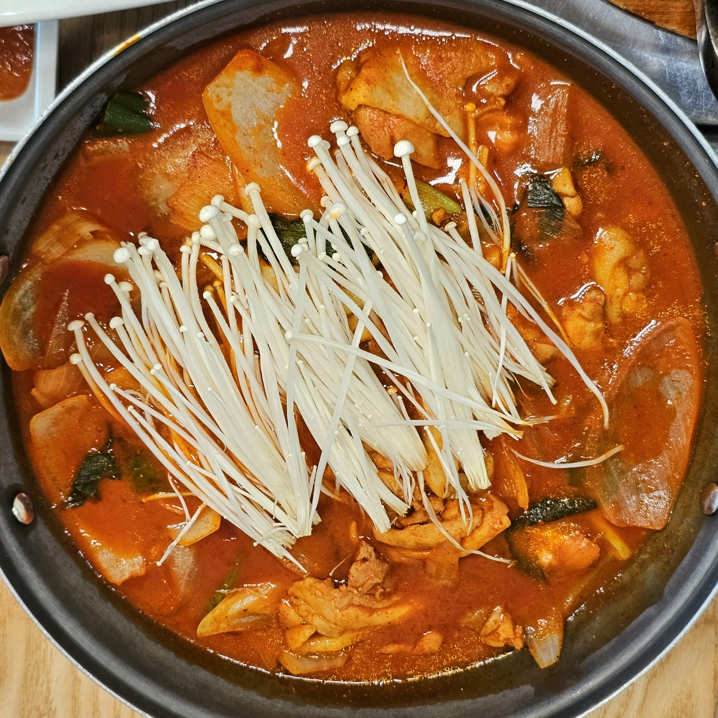 계룡숯불닭갈비앤닭보쌈 천안쌍용점