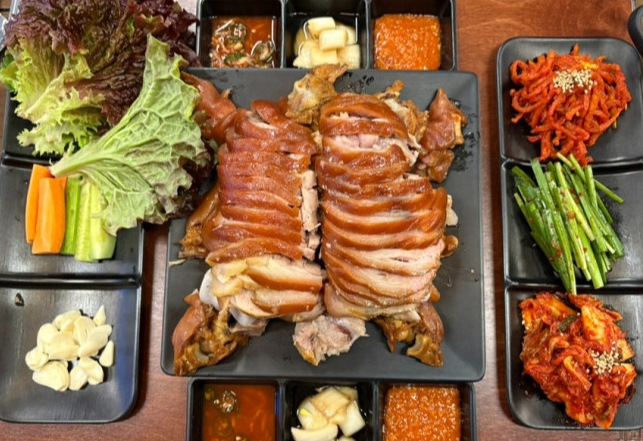 초대박족발수육돈까스통닭 사진 4