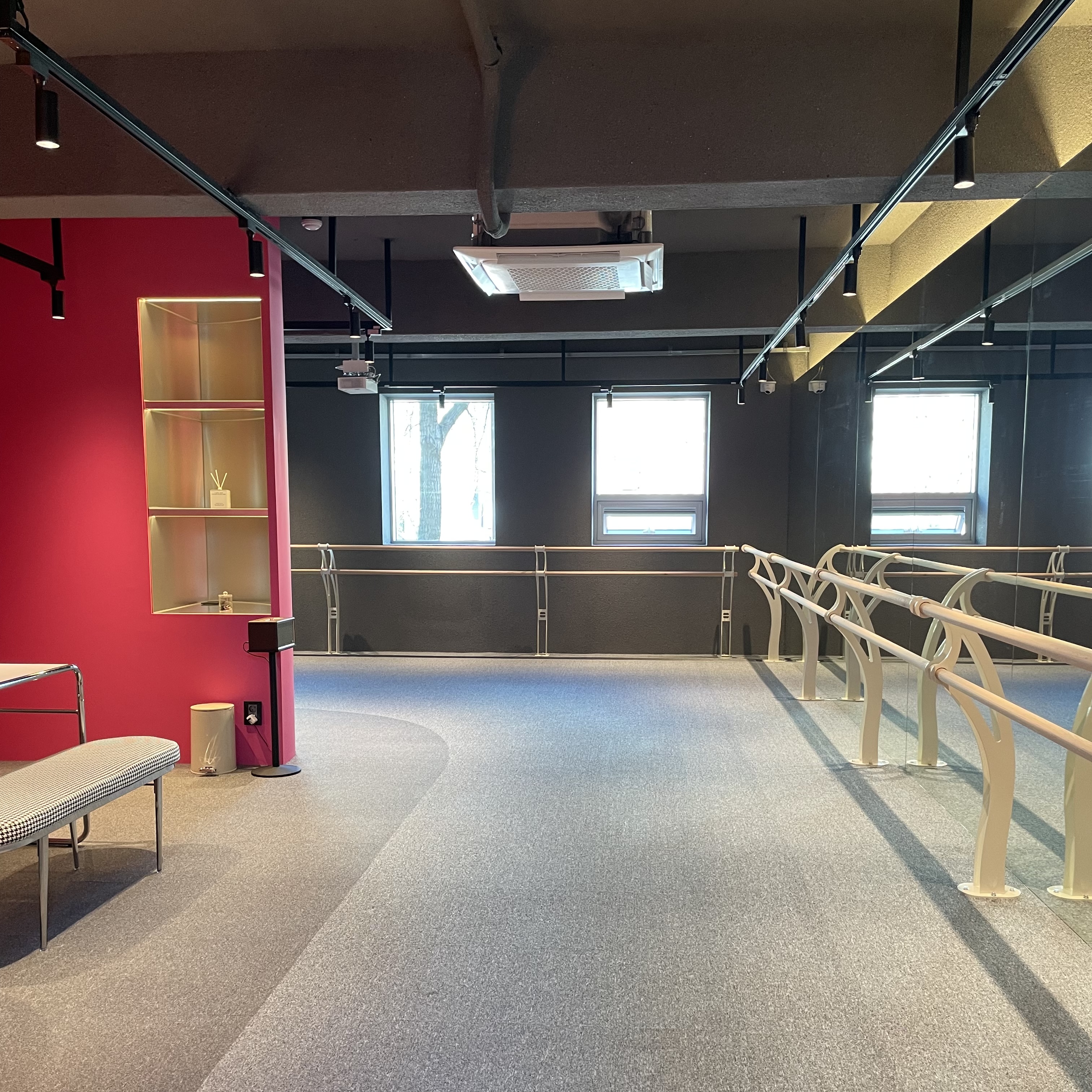 디스이즈바레 대표 이미지