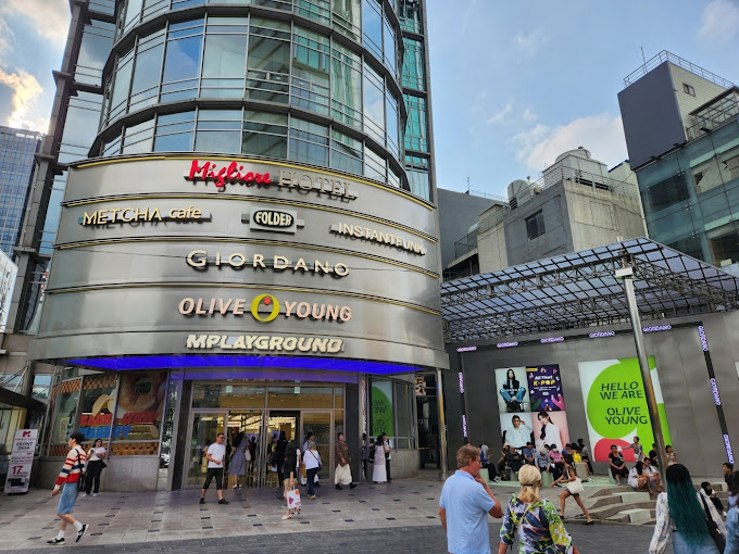 엠플레이그라운드 명동밀리오레점 내부 또는 관련 모습