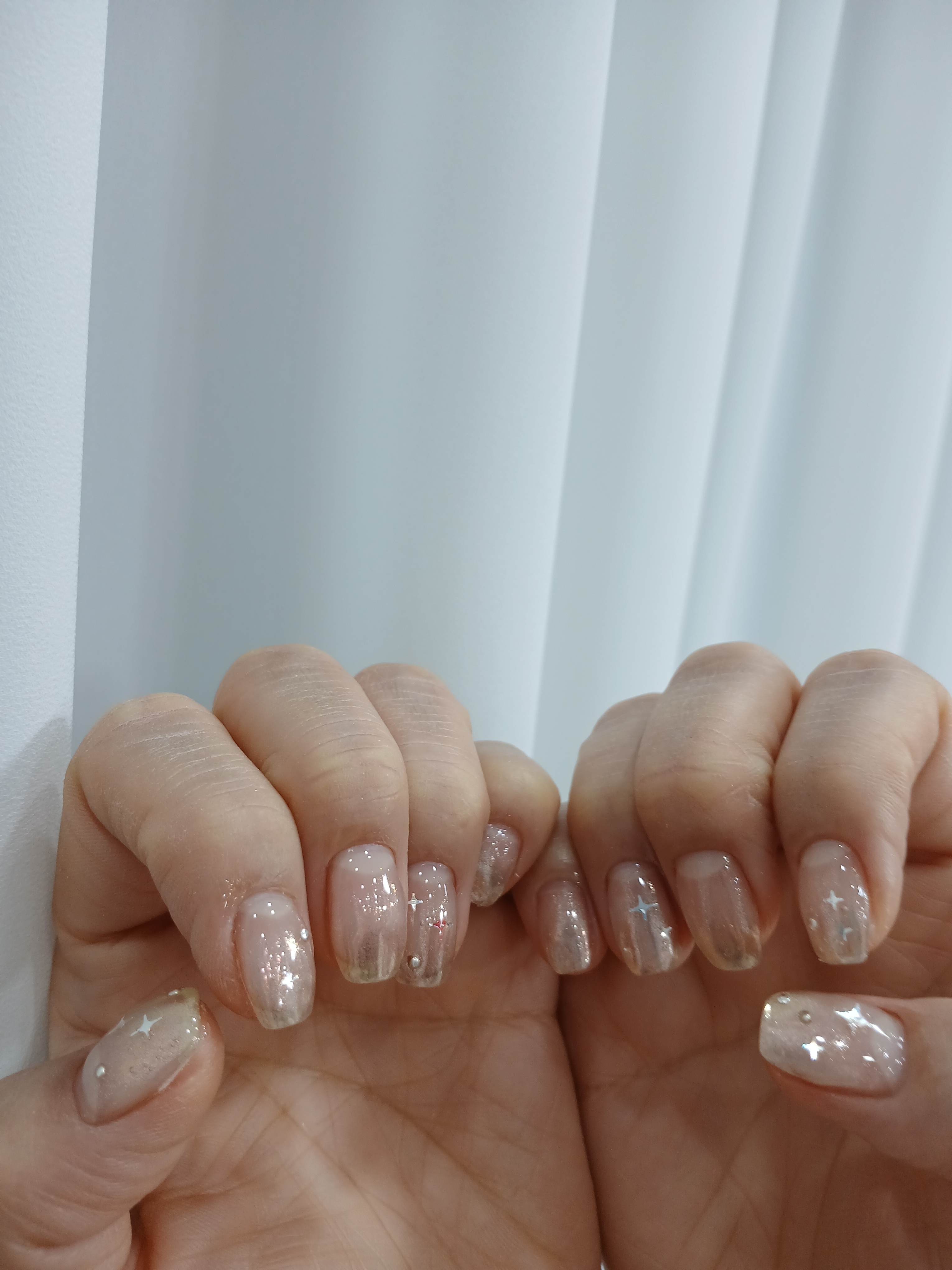 네일은 여기 내부 또는 관련 모습