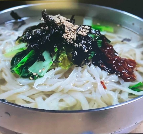모나리자칼국수