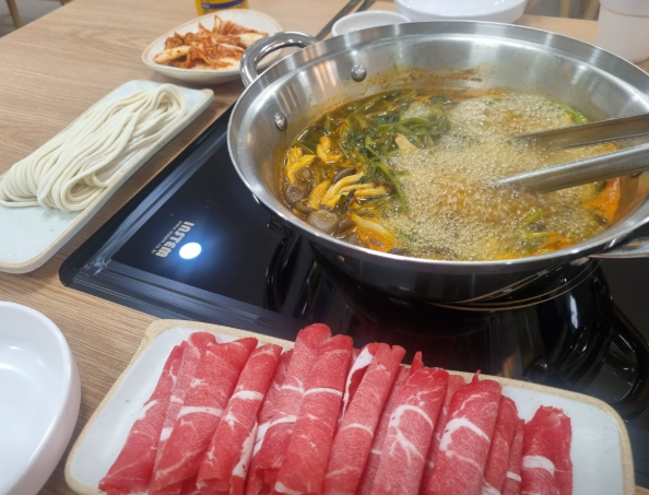 예향얼크니샤브칼국수 광양점
