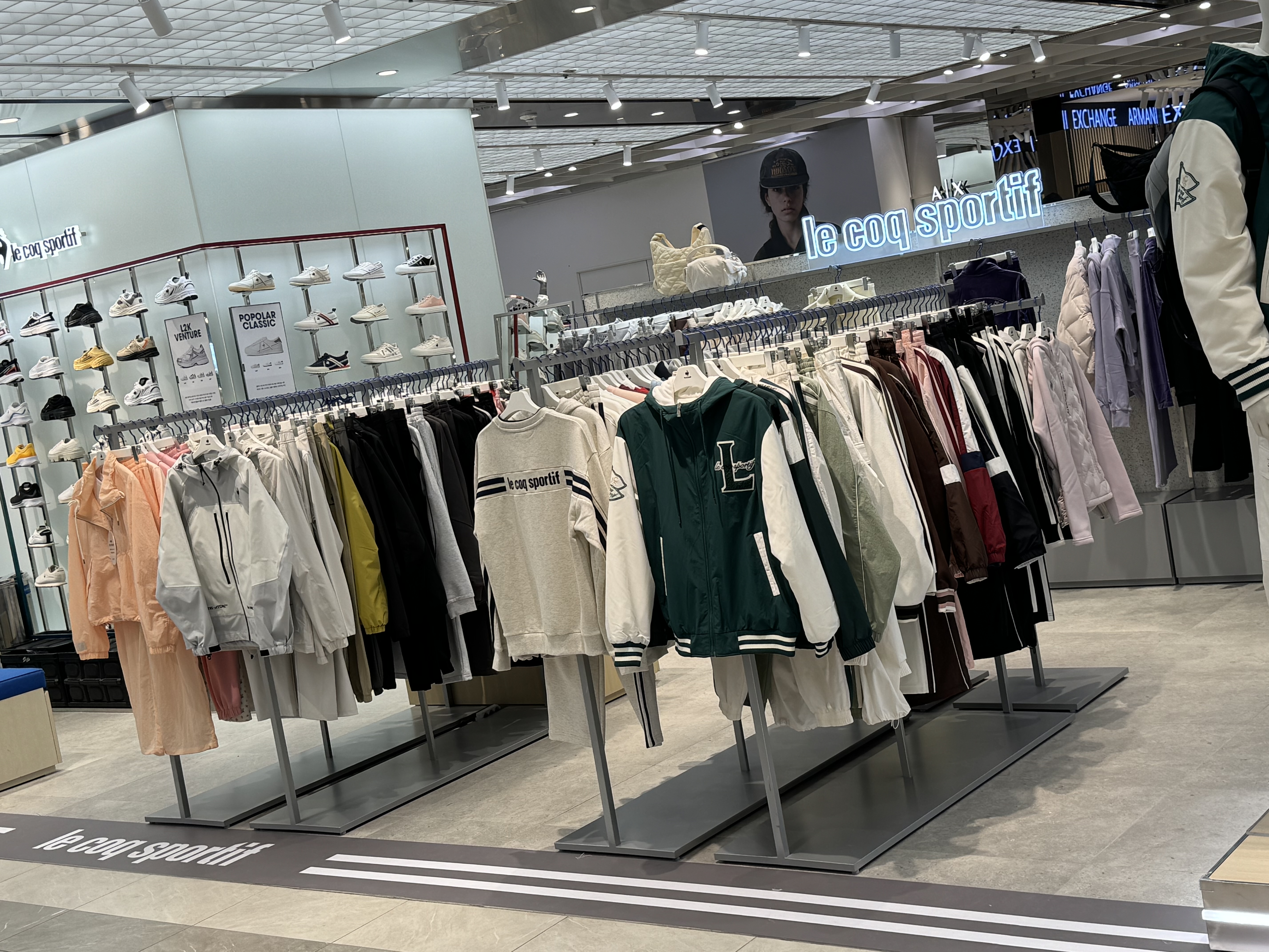 르꼬끄스포르티브 신세계백화점강남점 대표 이미지